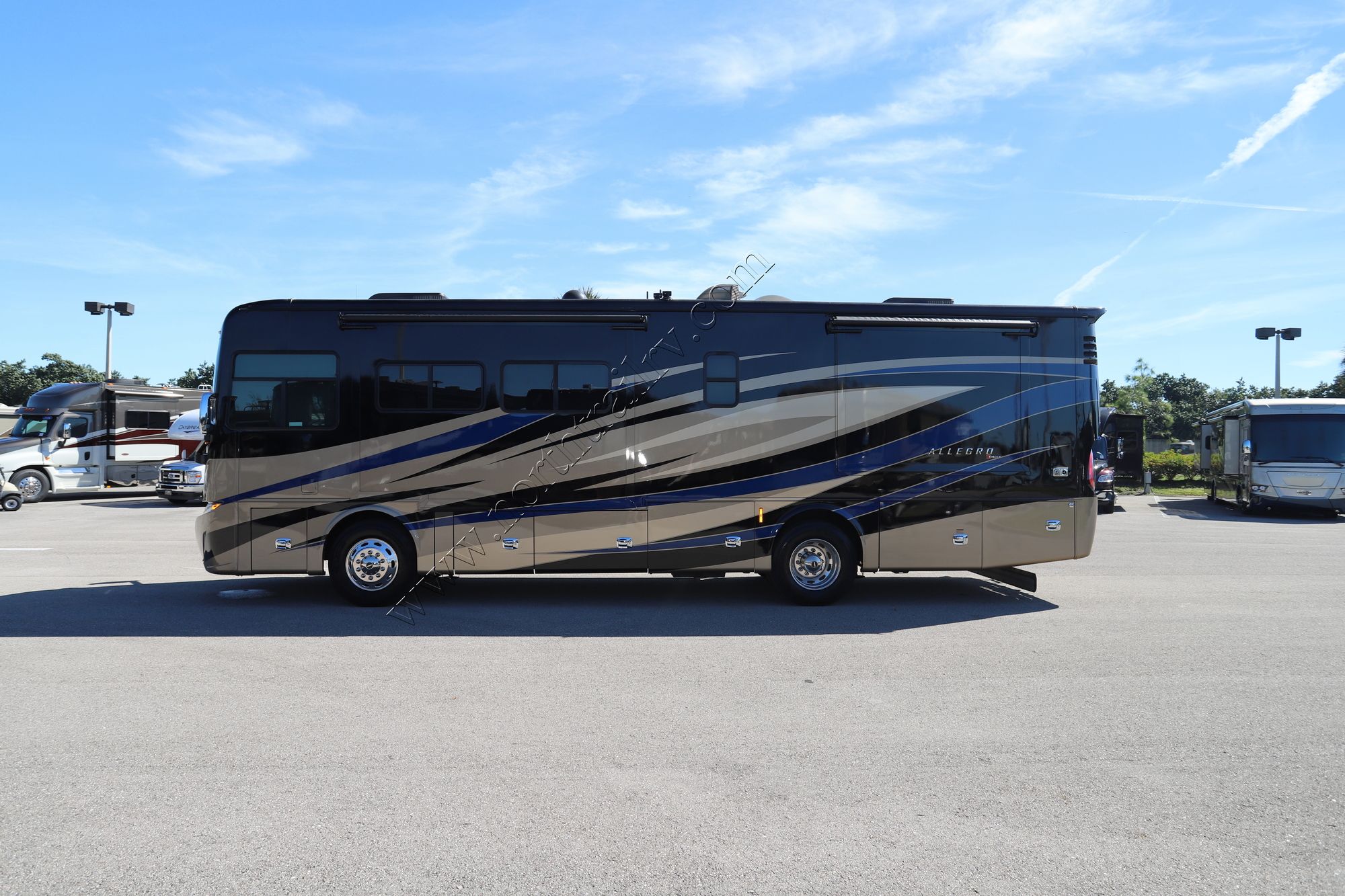 Used 2019 Tiffin Motor Homes Allegro Red 33AA Class A  For Sale