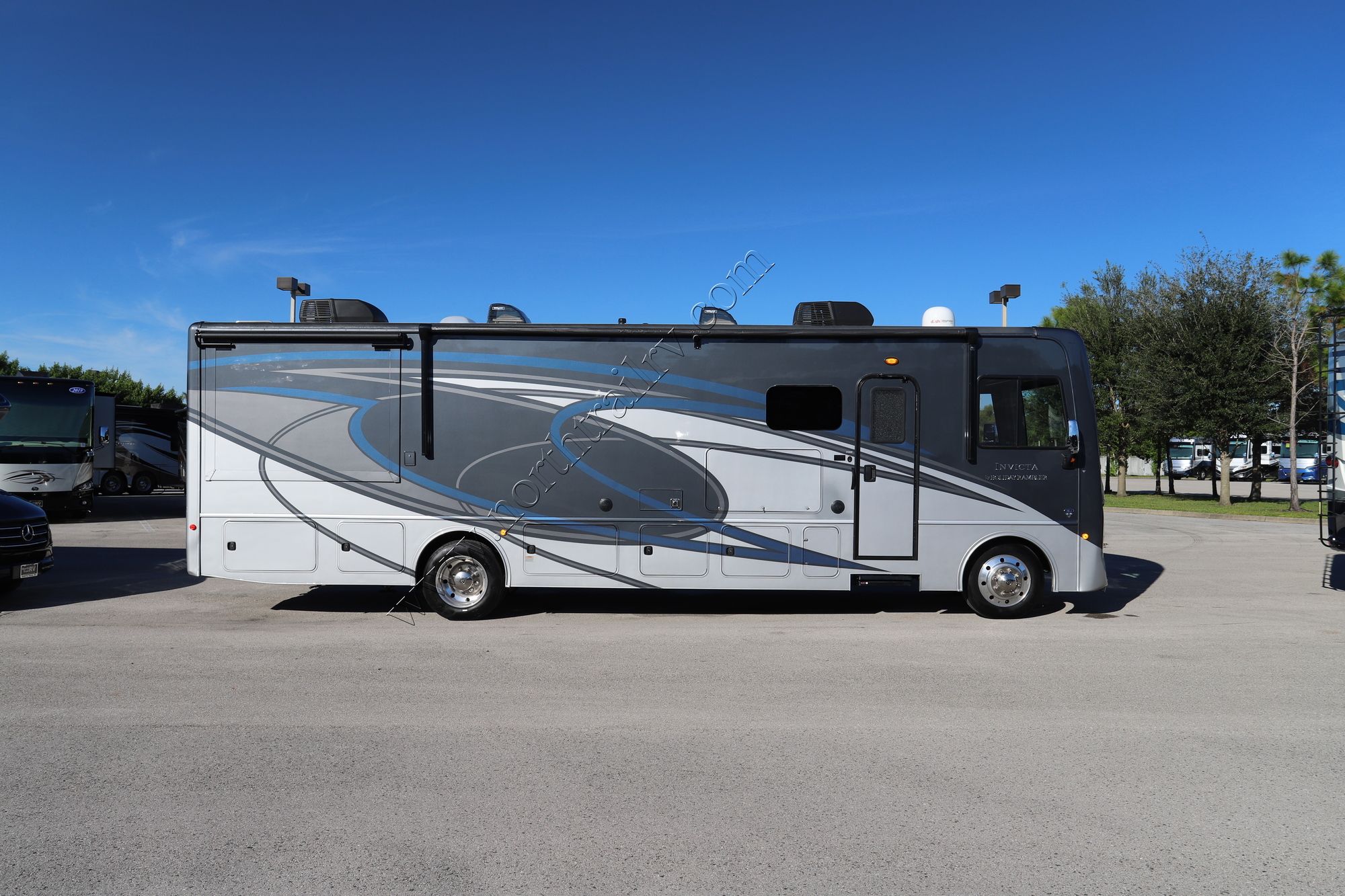 Used 2021 Holiday Rambler Invicta 34MB Class A  For Sale