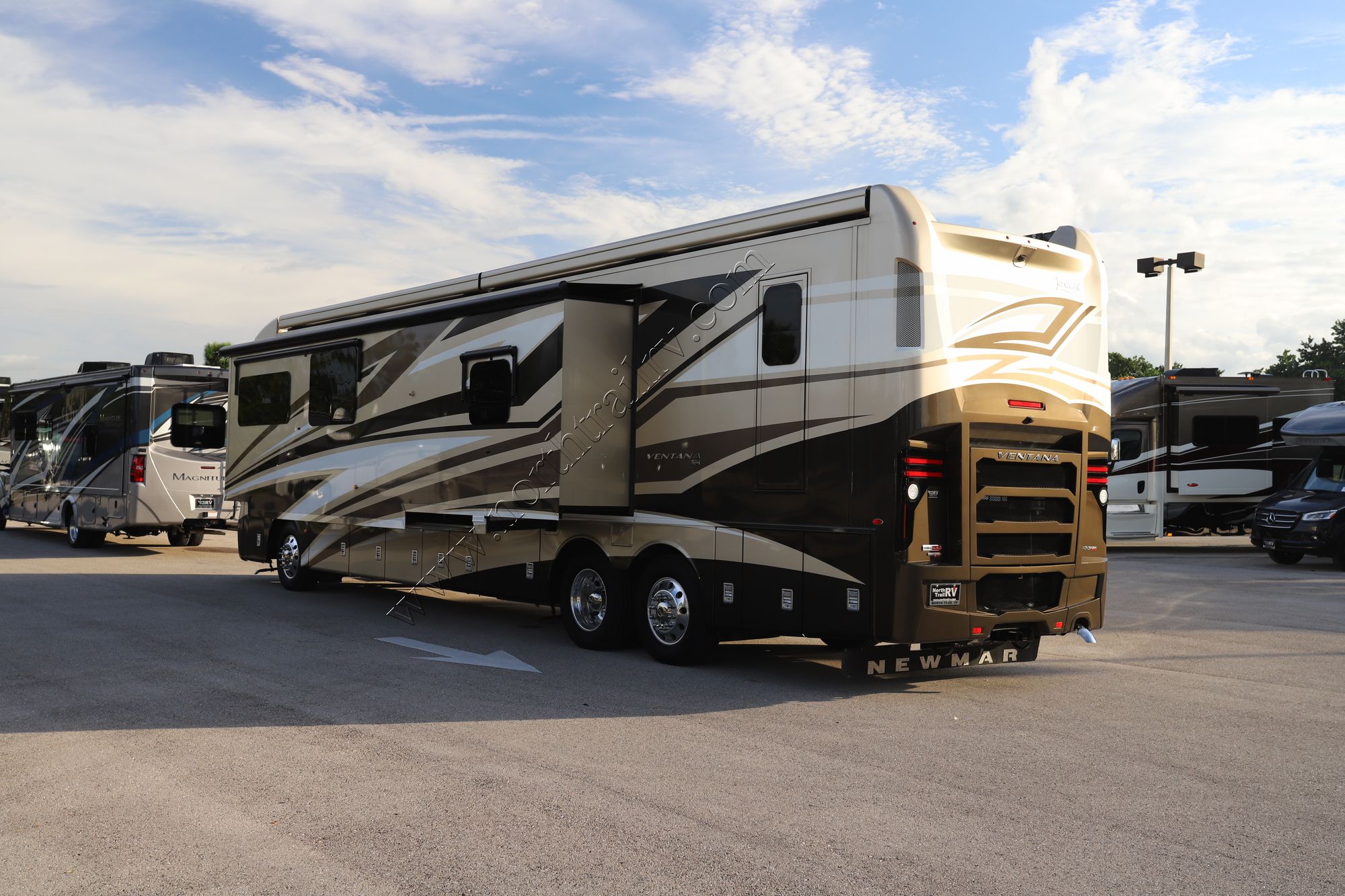 Used 2020 Newmar Ventana 4369 Class A  For Sale