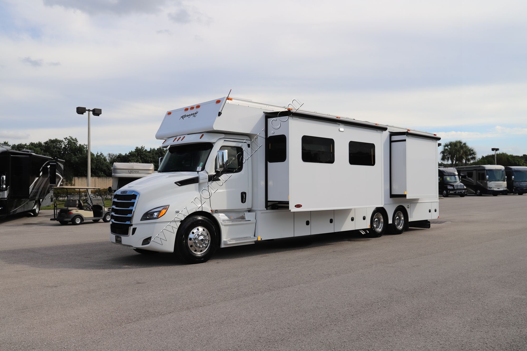 New 2022 Renegade Rv Classic 41CRV Super C  For Sale