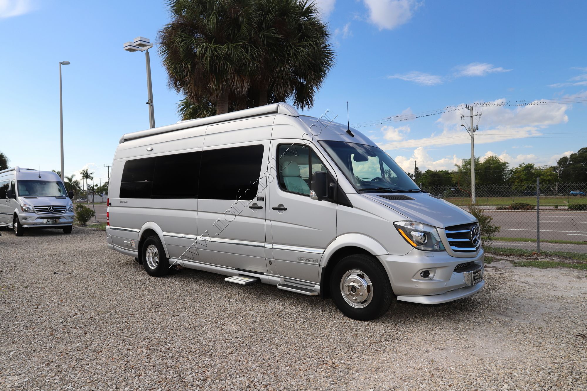 Used 2018 Airstream Interstate EXT LOUNGE Class B  For Sale