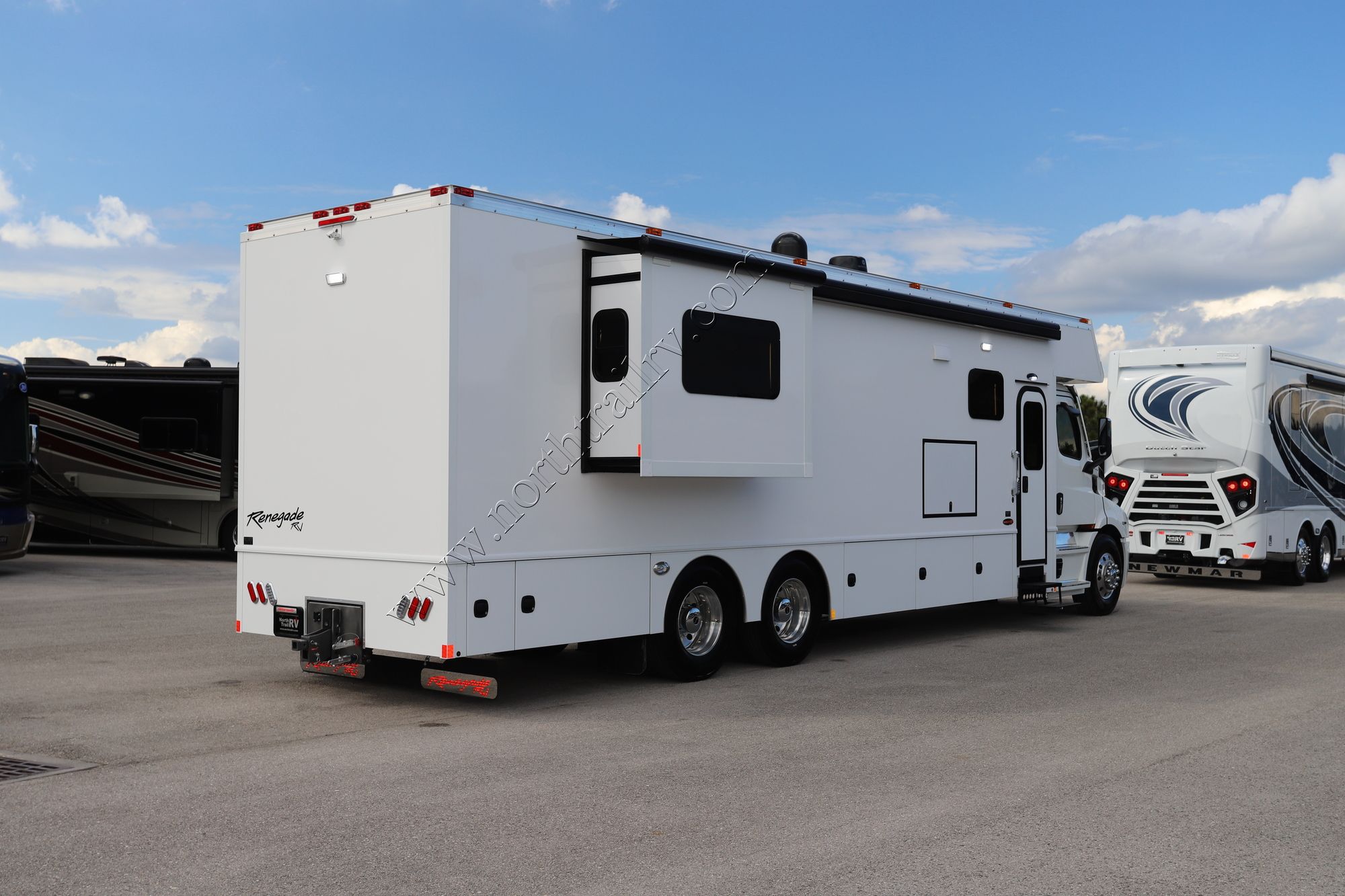 New 2022 Renegade Rv Classic 41CRV Super C  For Sale