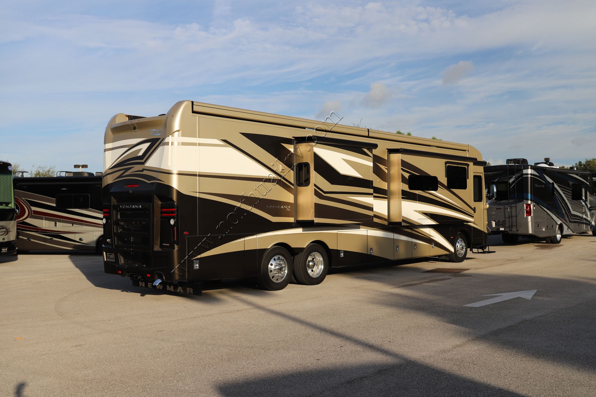 Used 2020 Newmar Ventana 4369 Class A  For Sale