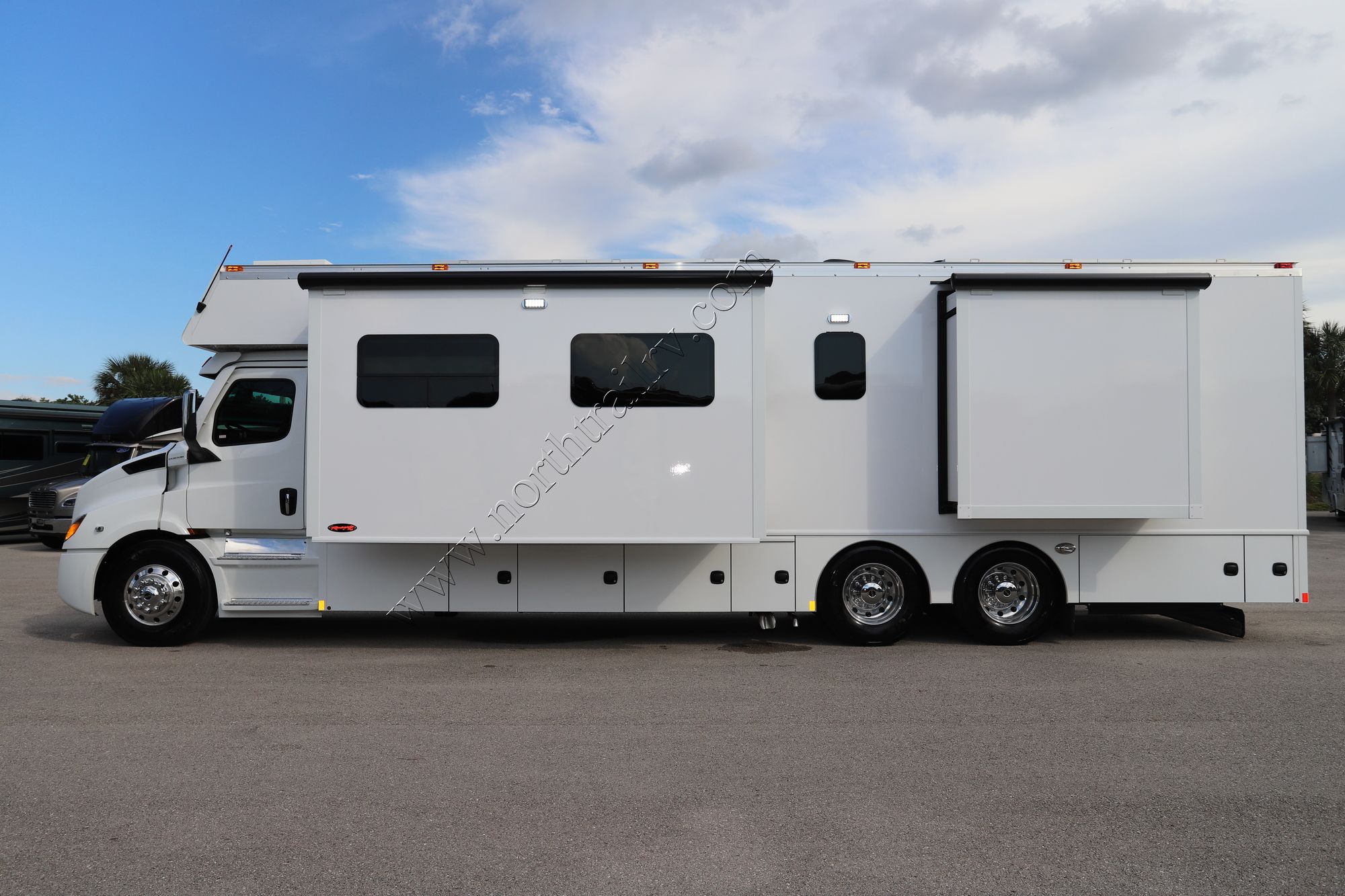 New 2022 Renegade Rv Classic 41CRV Super C  For Sale