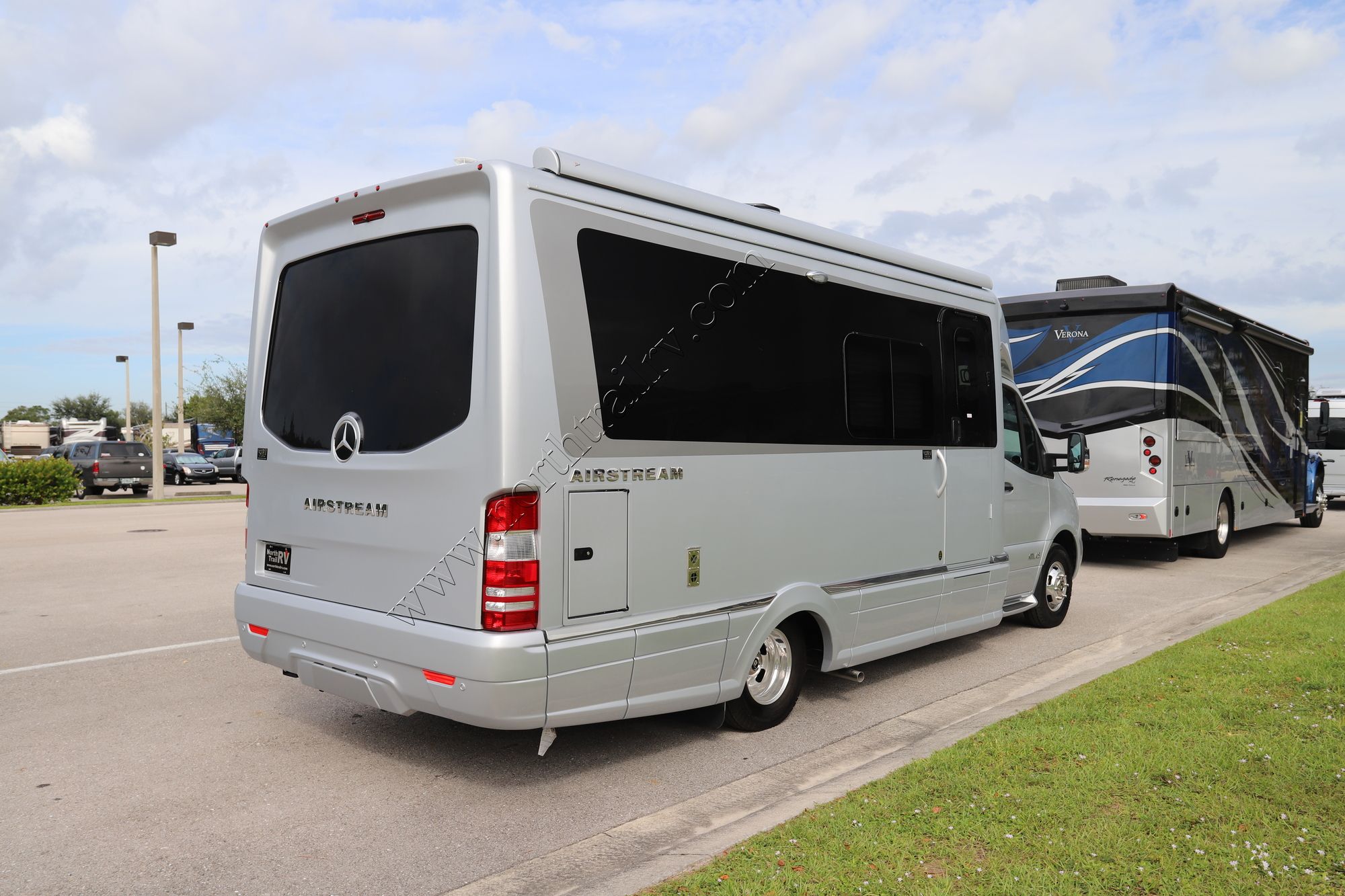 New 2022 Airstream Atlas MURPHY BED Class C  For Sale