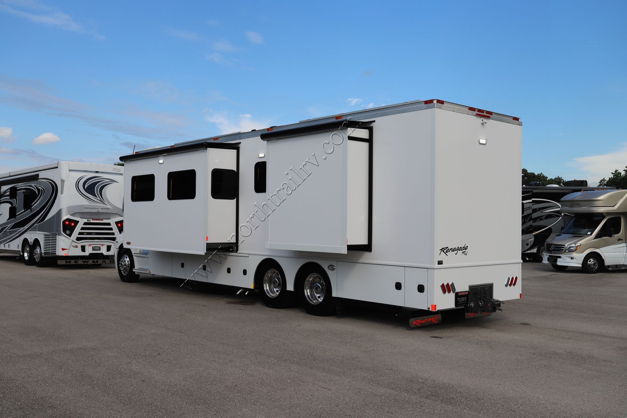 New 2022 Renegade Rv Classic 41CRV Super C  For Sale