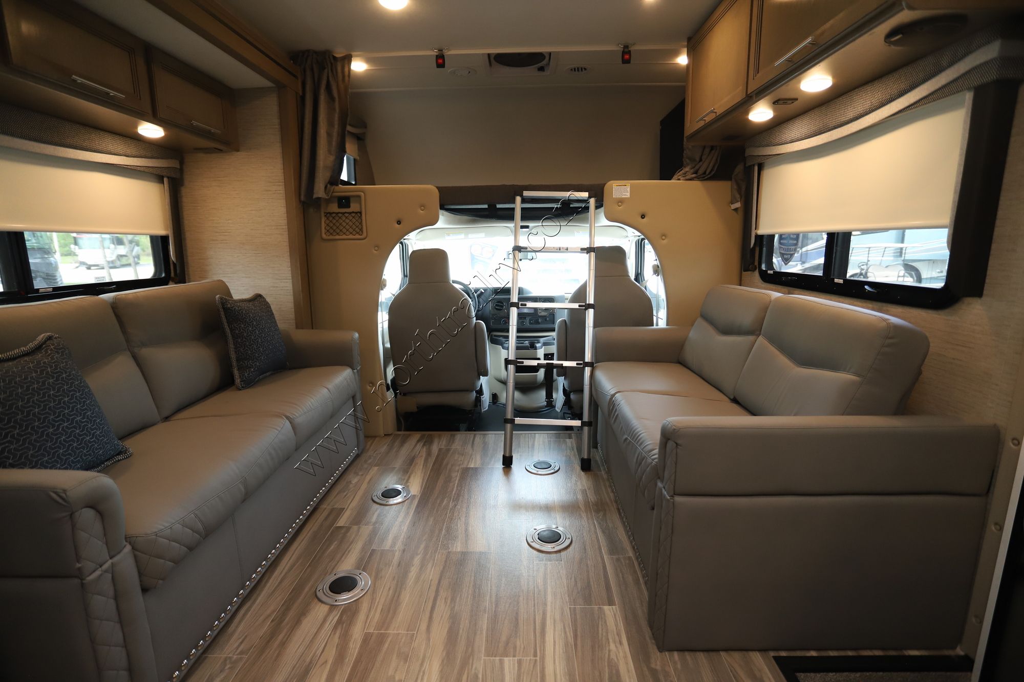 New 2022 Thor Outlaw 29J Class C  For Sale