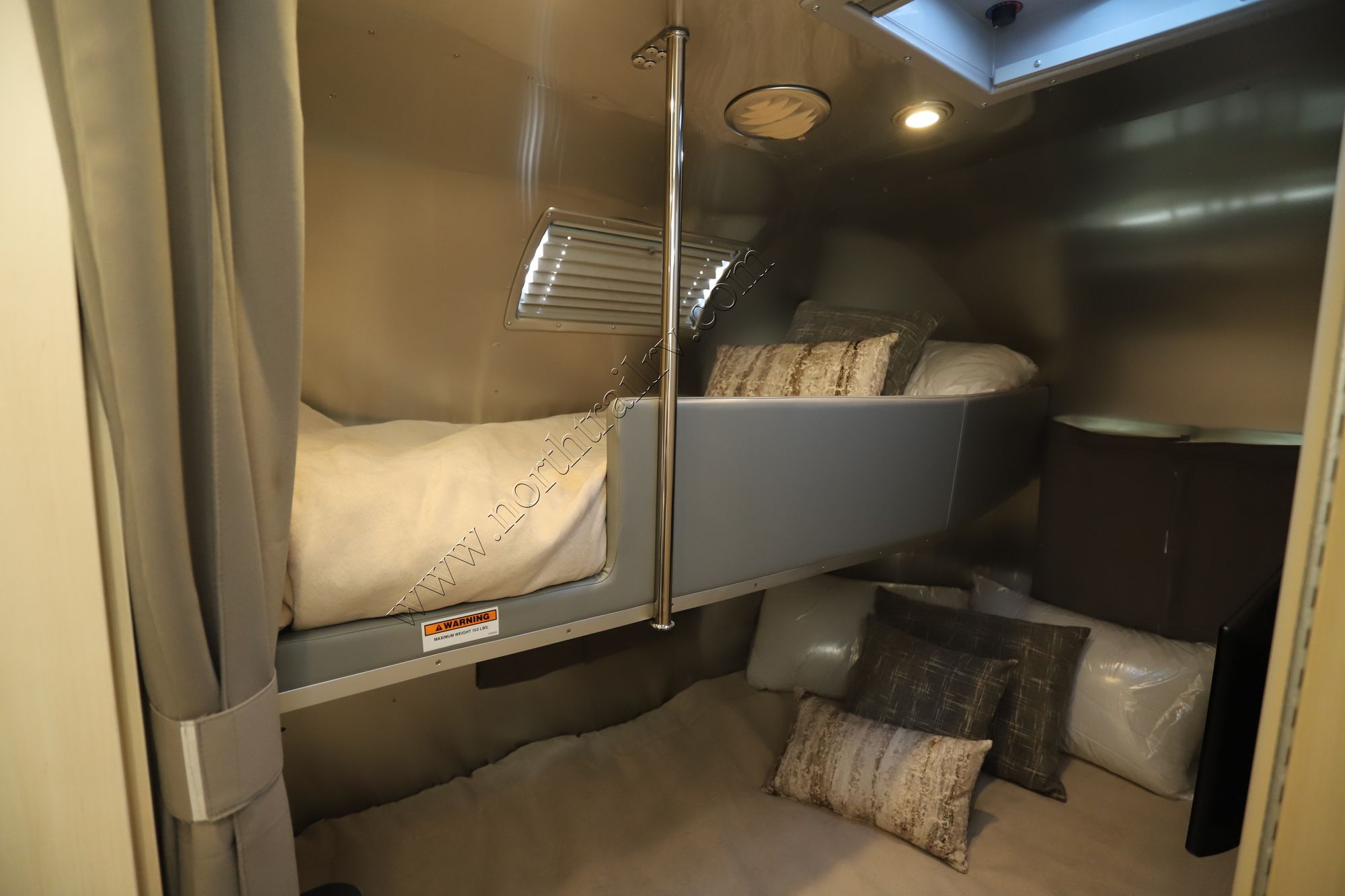 New 2022 Airstream Flying Cloud 30FB Travel Trailer  For Sale