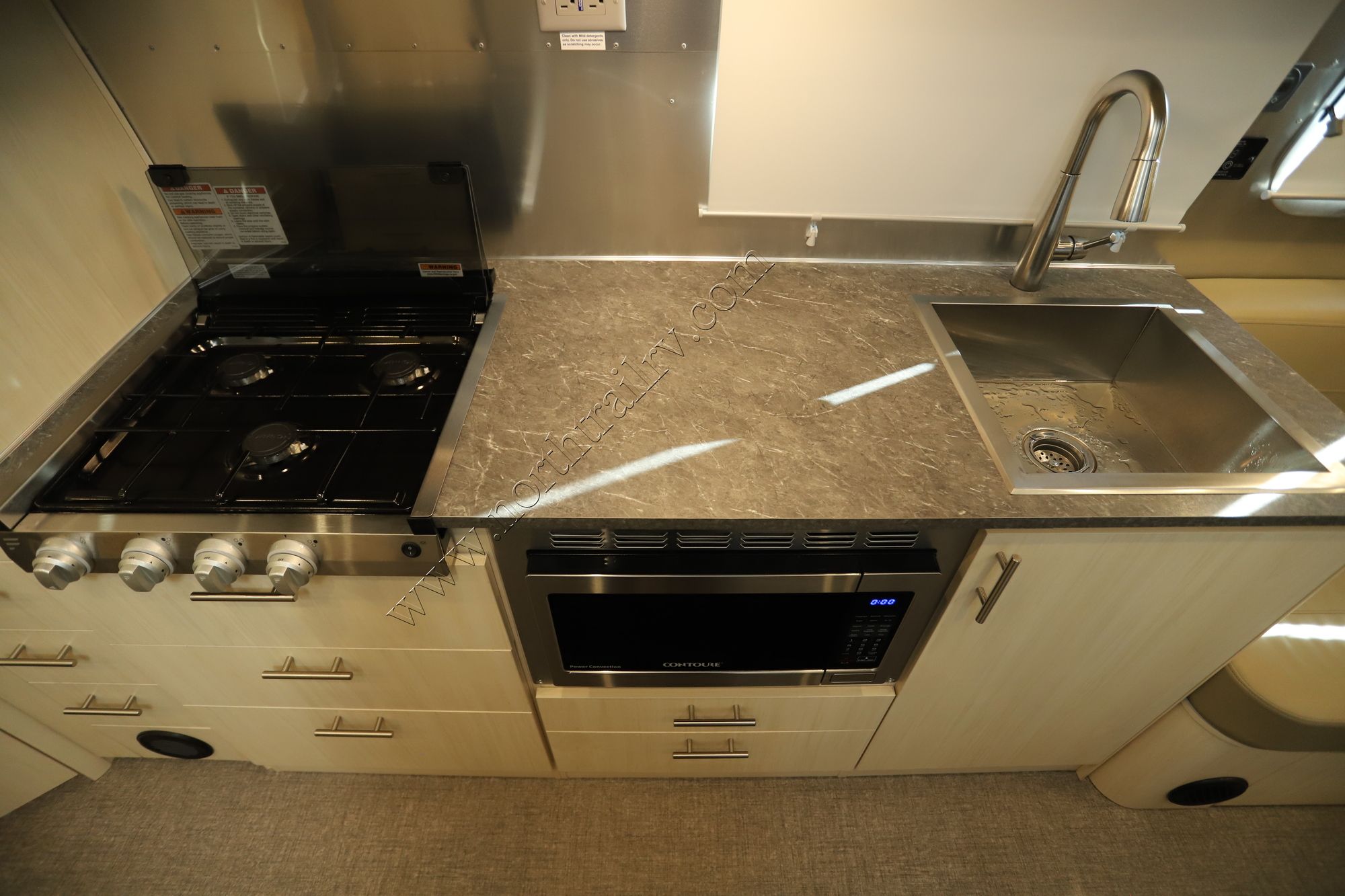 Used 2021 Airstream Flying Cloud 30FBQ Travel Trailer  For Sale