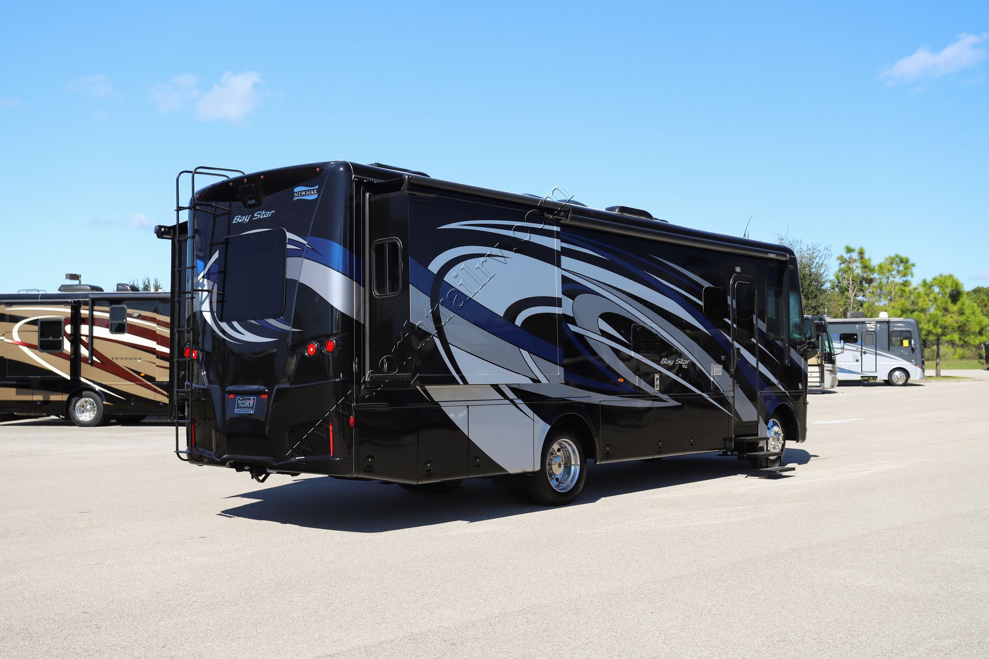 Used 2019 Newmar Bay Star 3124 Class A  For Sale