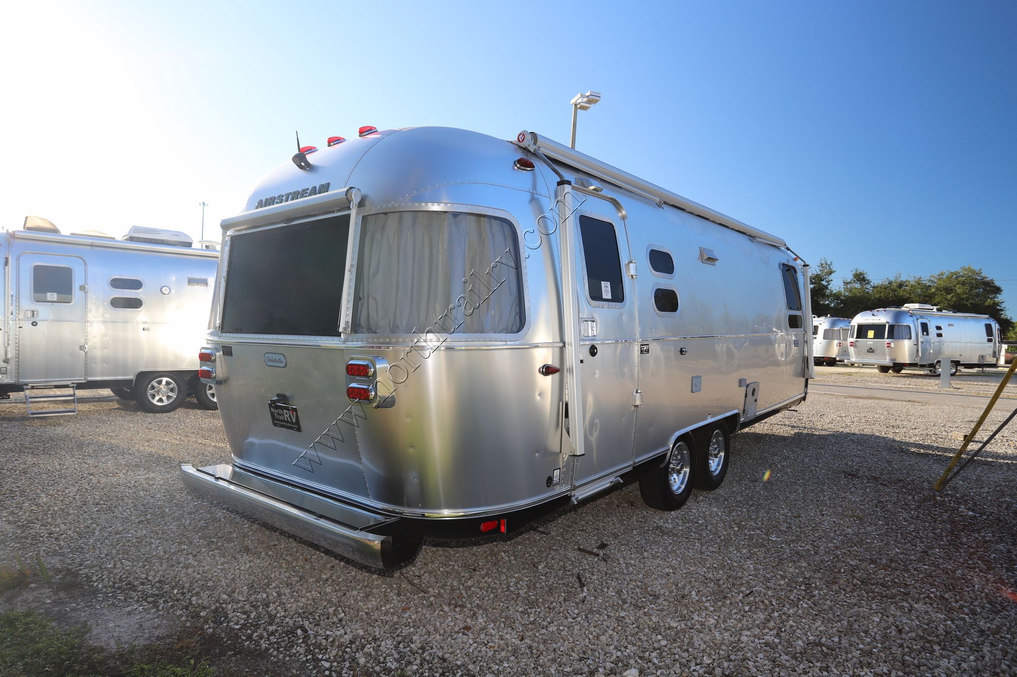 New 2022 Airstream Globetrotter 27FB Travel Trailer  For Sale