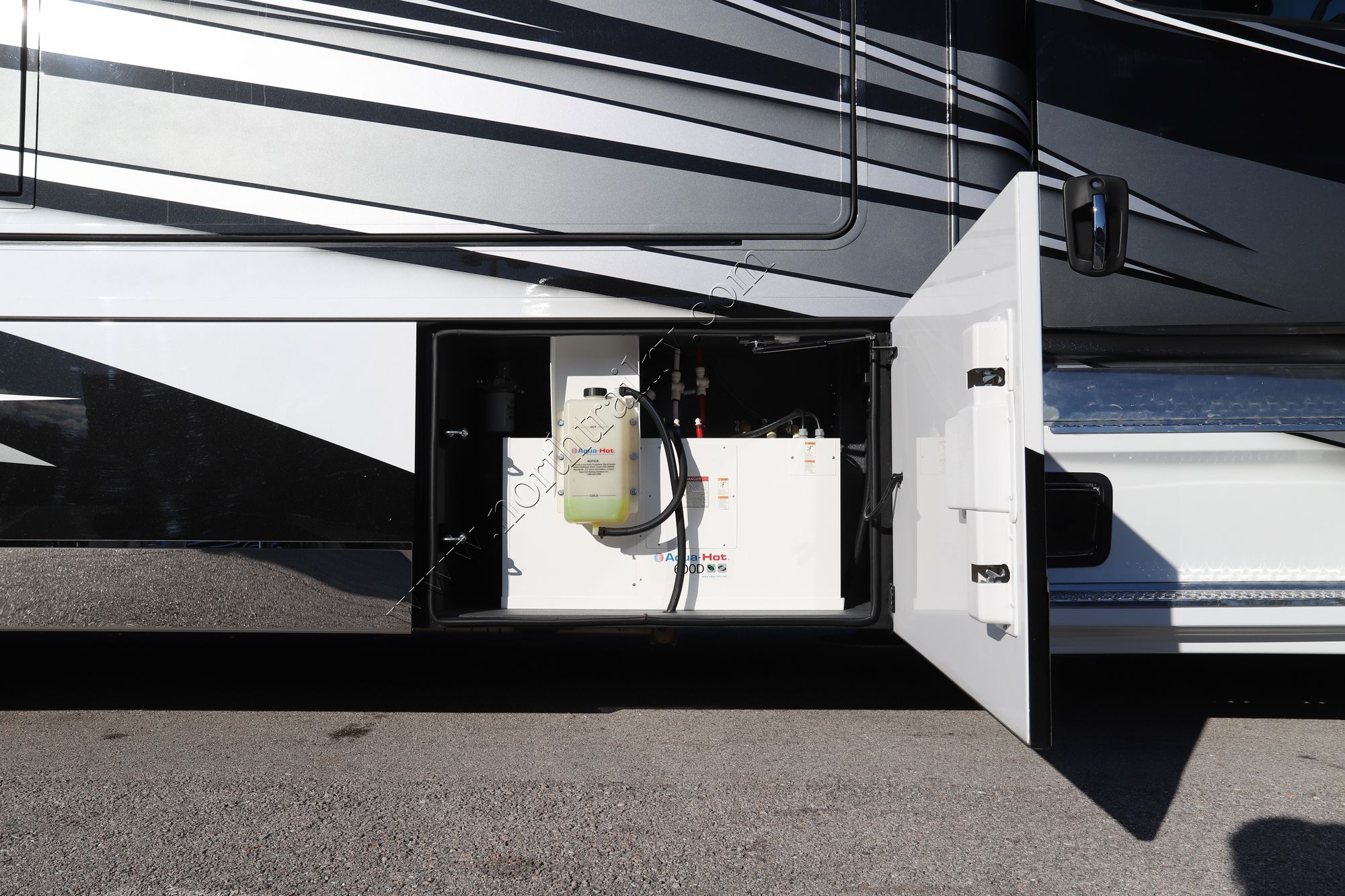 New 2022 Renegade Rv Ikon i4534RX Super C  For Sale