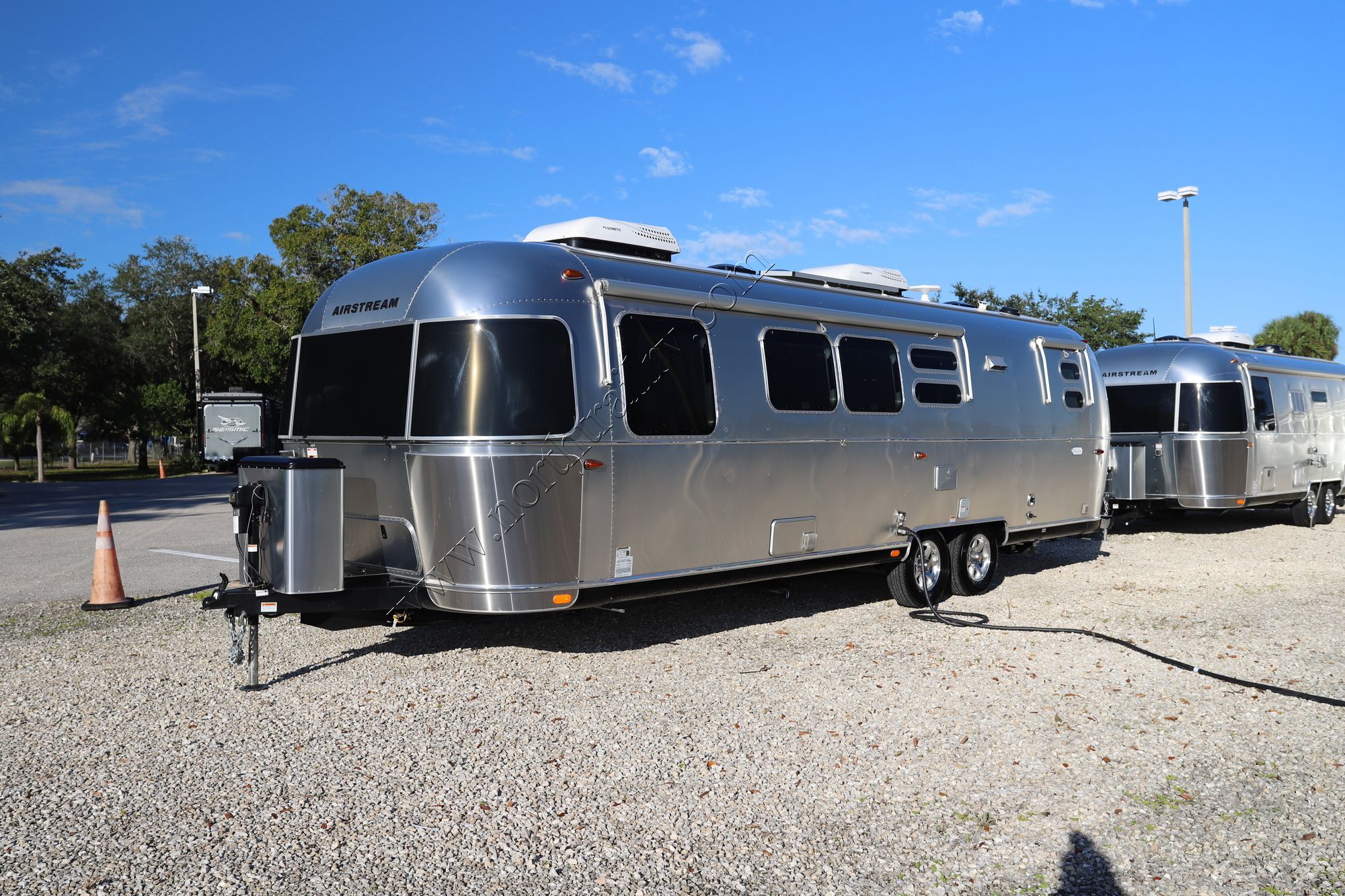 Used 2021 Airstream Flying Cloud 30FBQ Travel Trailer  For Sale