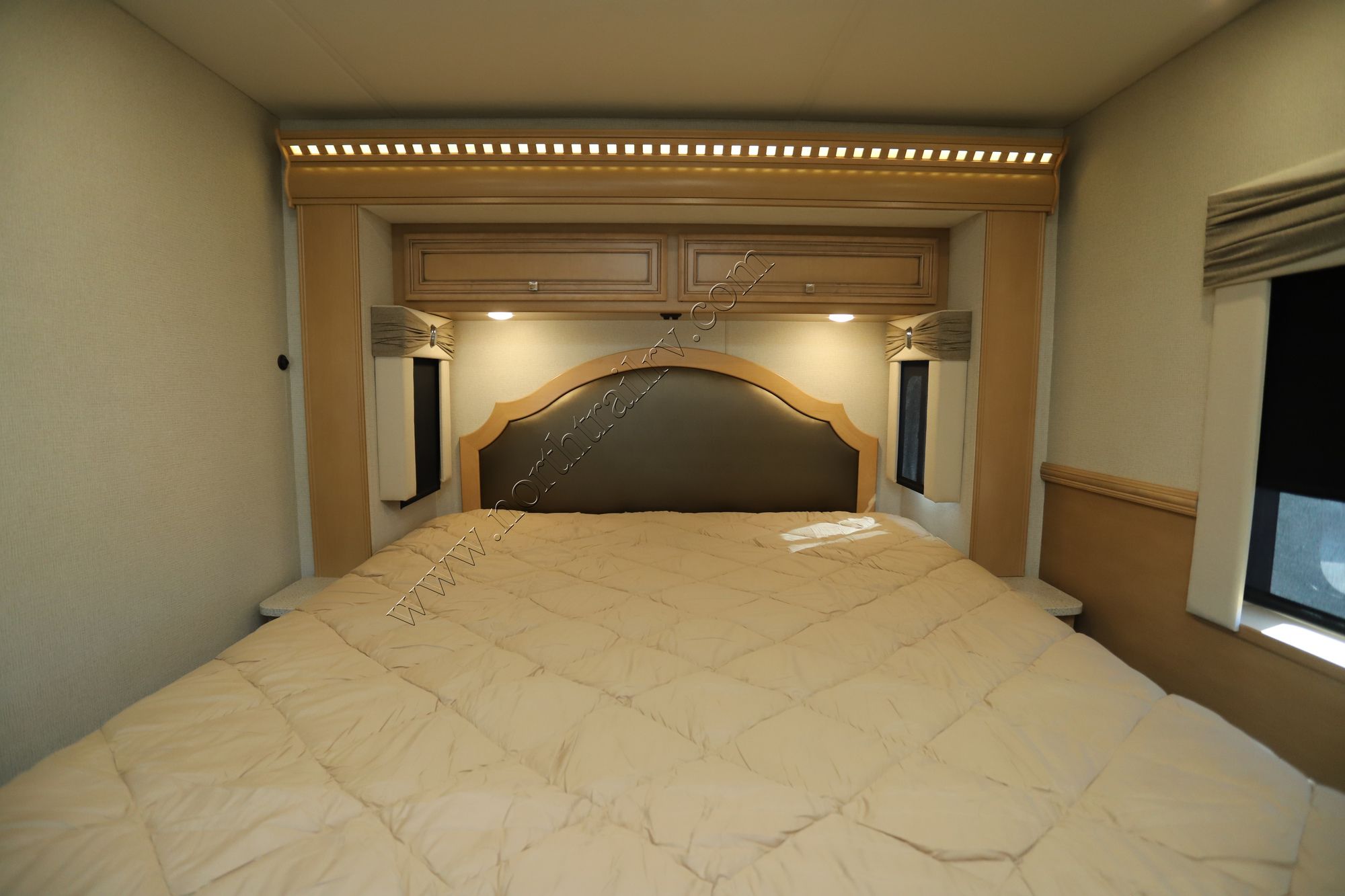 Used 2019 Newmar Bay Star 3124 Class A  For Sale