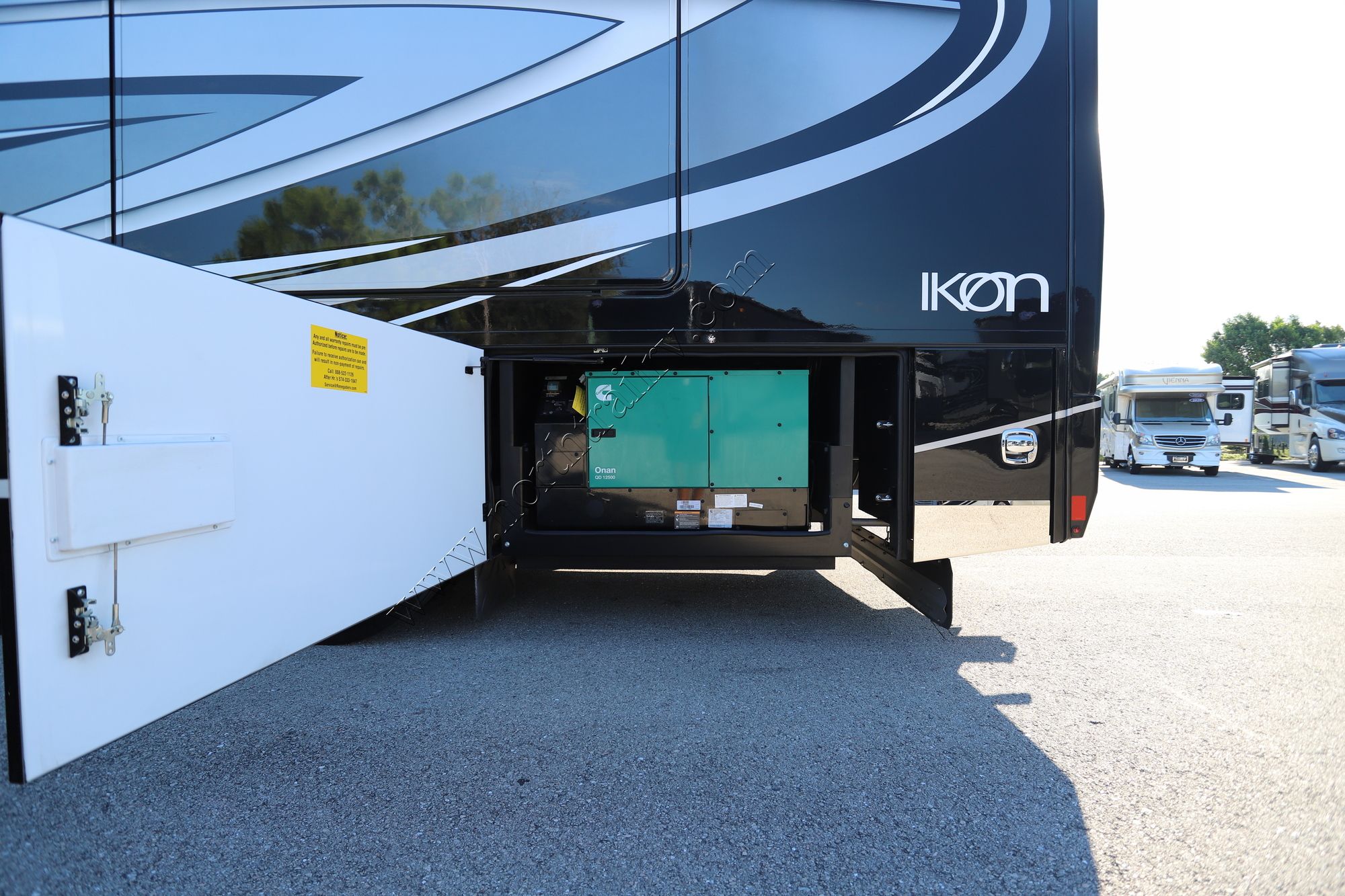 New 2022 Renegade Rv Ikon i4534RX Super C  For Sale