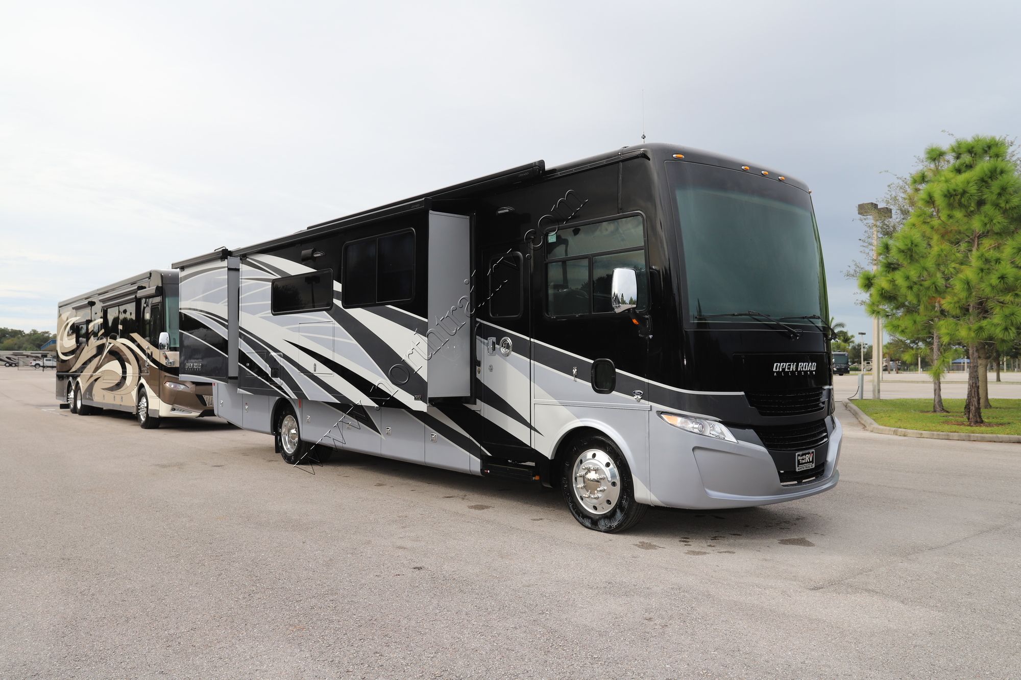 New 2022 Tiffin Motor Homes Allegro 34PA Class A  For Sale