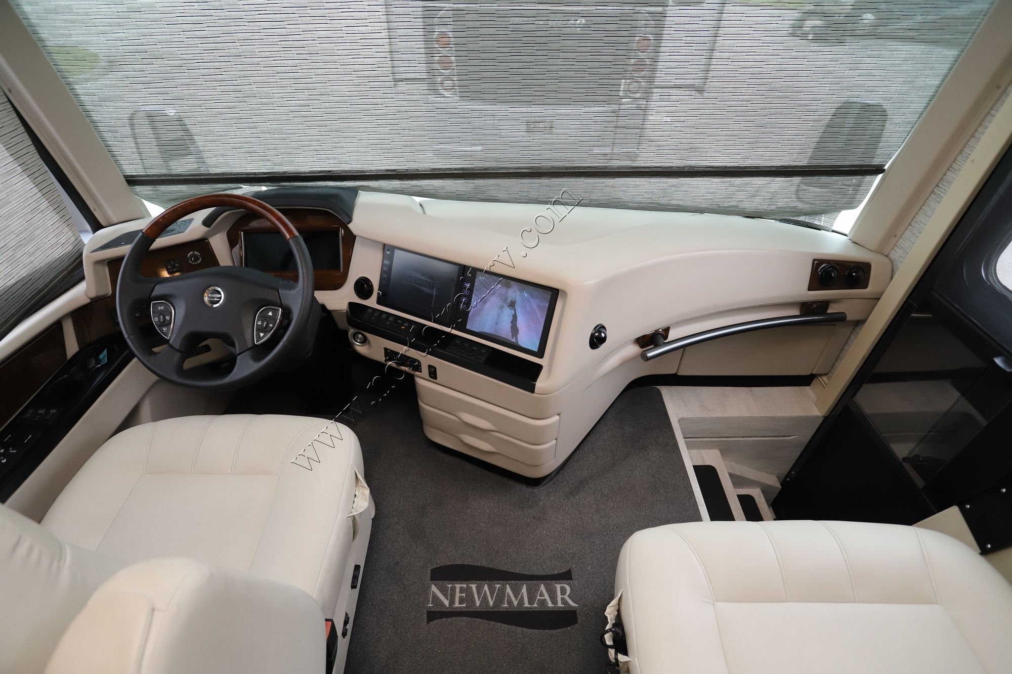 Used 2019 Newmar Essex 4533 Class A  For Sale