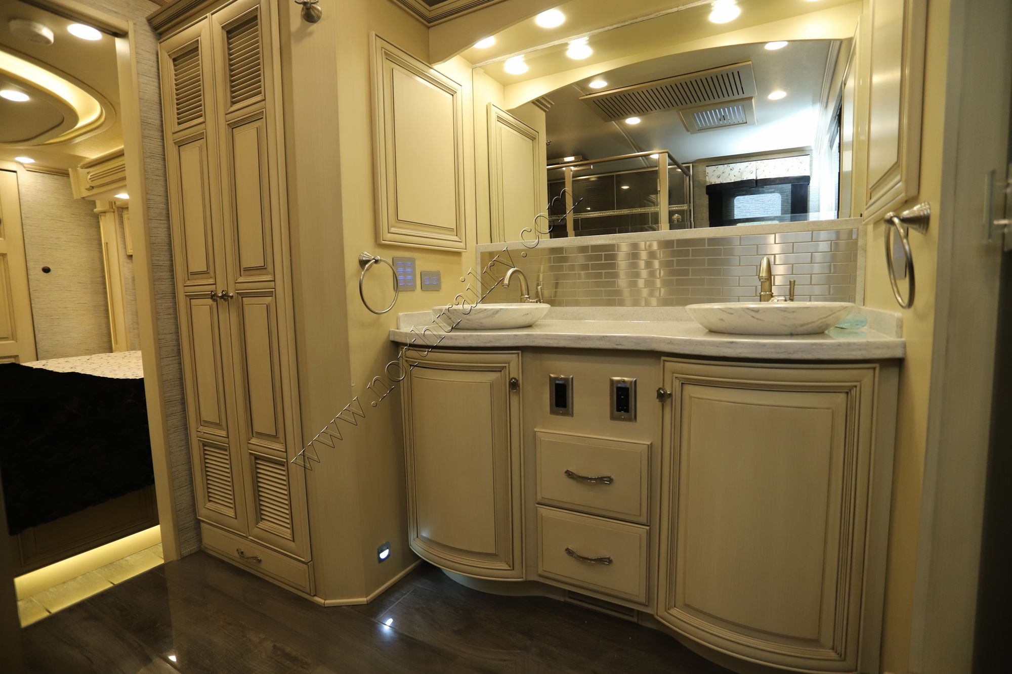 Used 2019 Newmar Essex 4533 Class A  For Sale