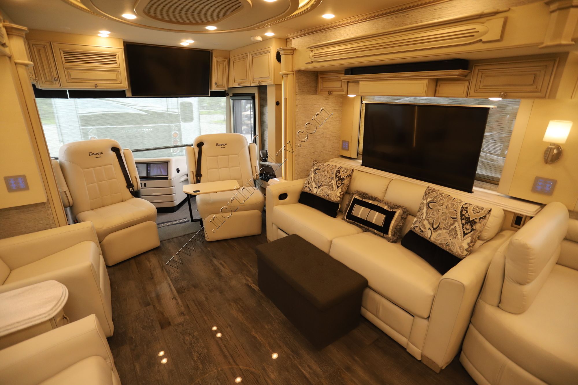 Used 2019 Newmar Essex 4533 Class A  For Sale