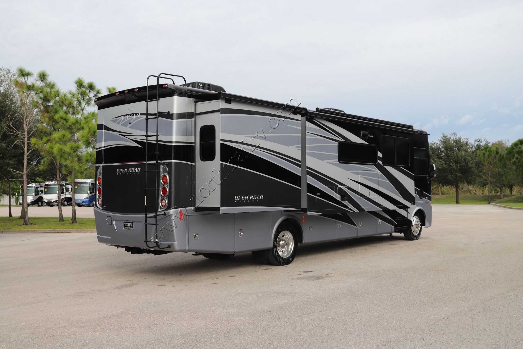 New 2022 Tiffin Motor Homes Allegro 34PA Class A  For Sale