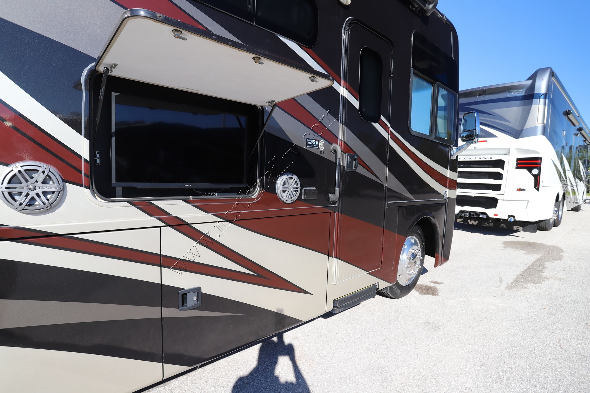 Used 2016 Thor Miramar 33.5 Class A  For Sale