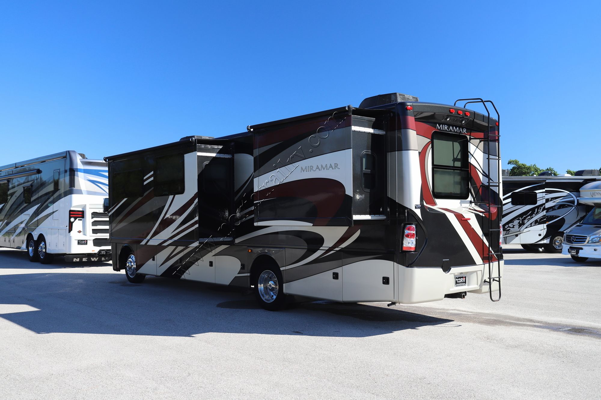 Used 2016 Thor Miramar 33.5 Class A  For Sale