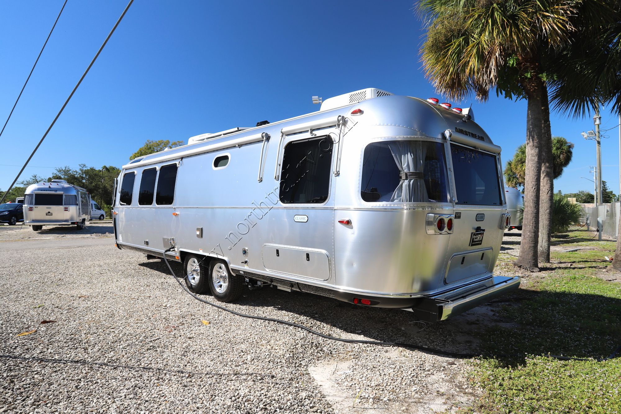 New 2022 Airstream Classic 30RB Travel Trailer  For Sale