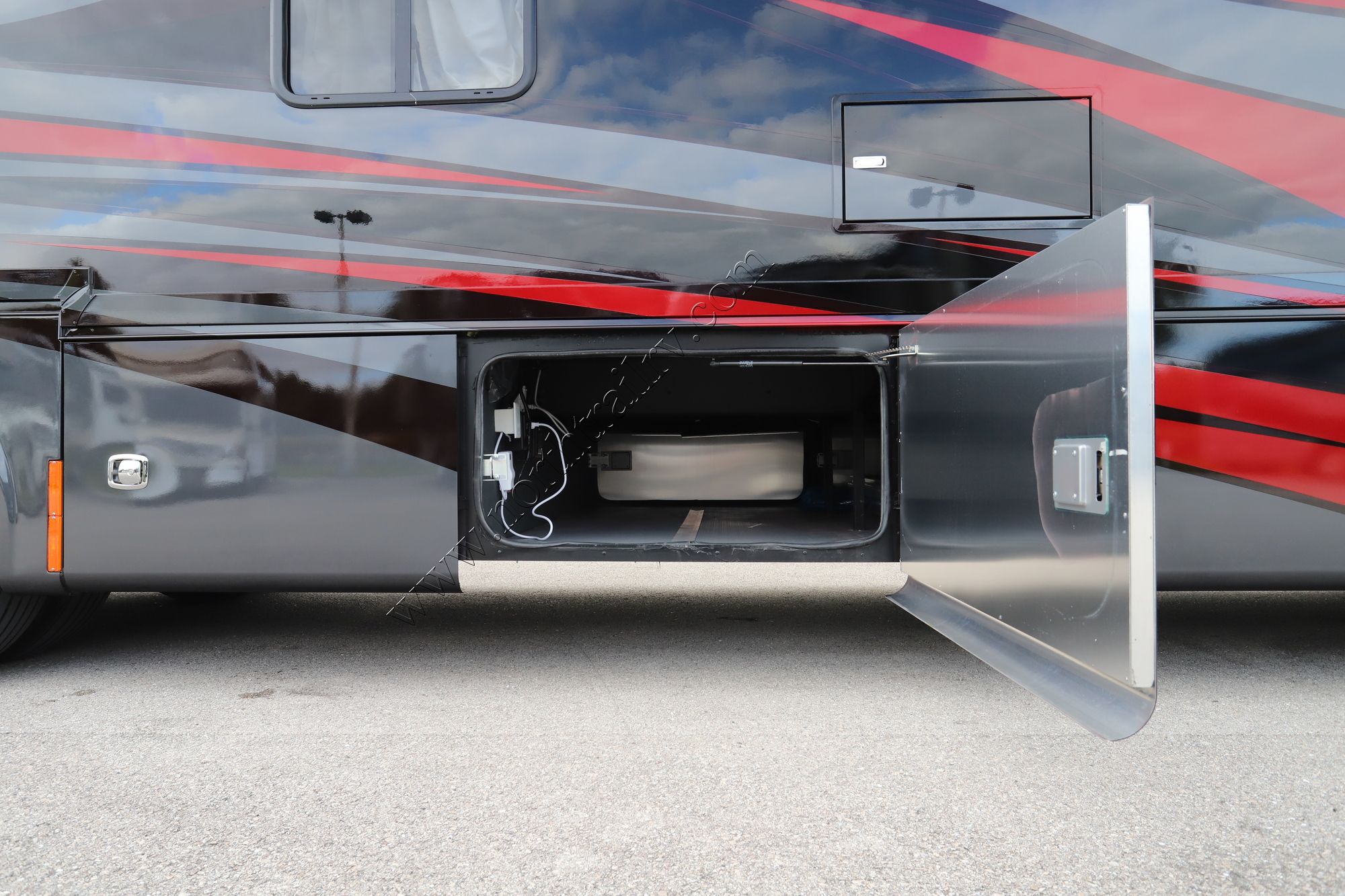 New 2022 Tiffin Motor Homes Allegro Red 38KA Class A  For Sale