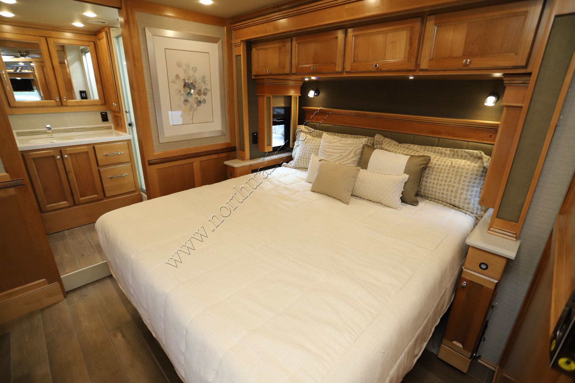 New 2022 Tiffin Motor Homes Allegro Red 38KA Class A  For Sale
