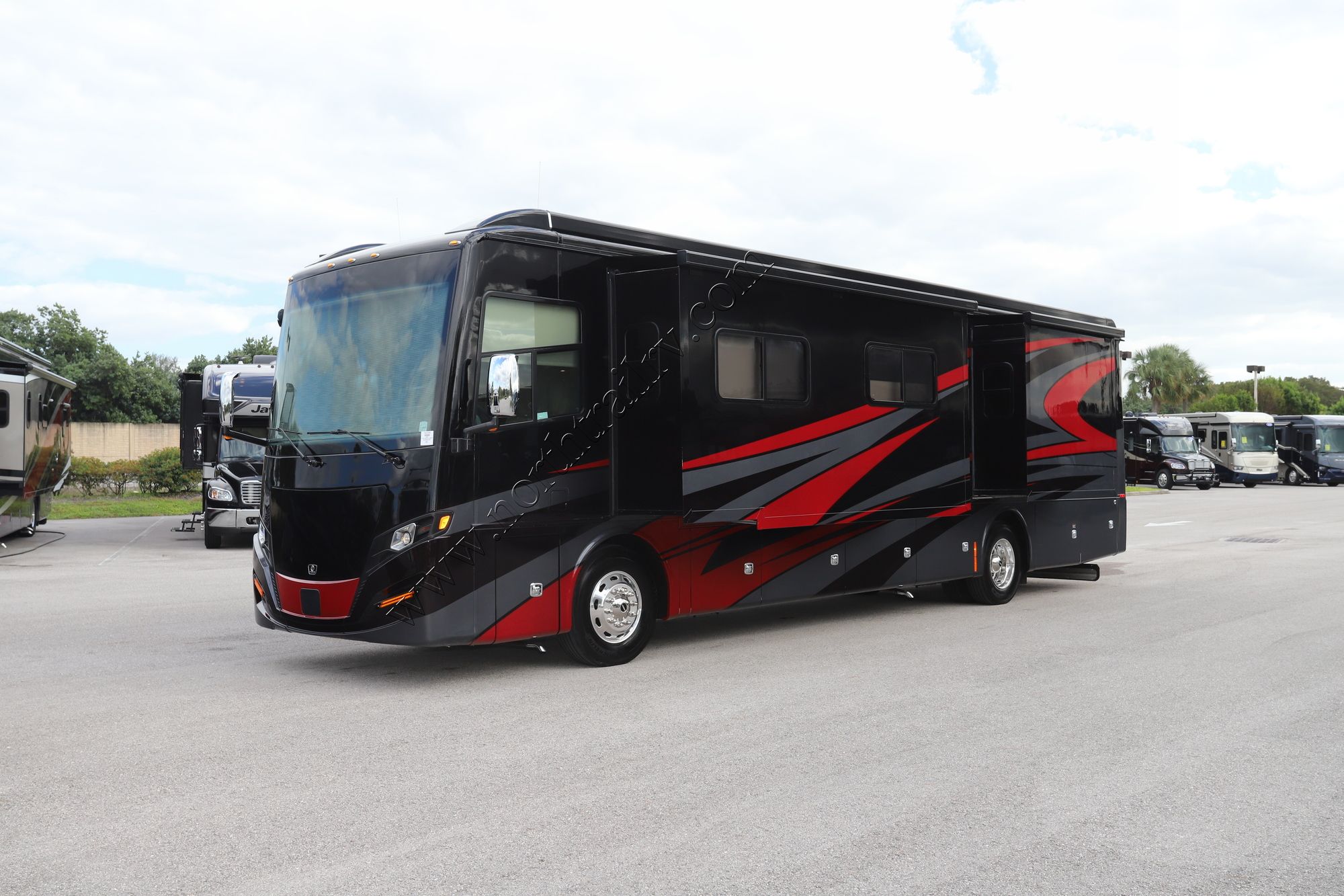 New 2022 Tiffin Motor Homes Allegro Red 38KA Class A  For Sale