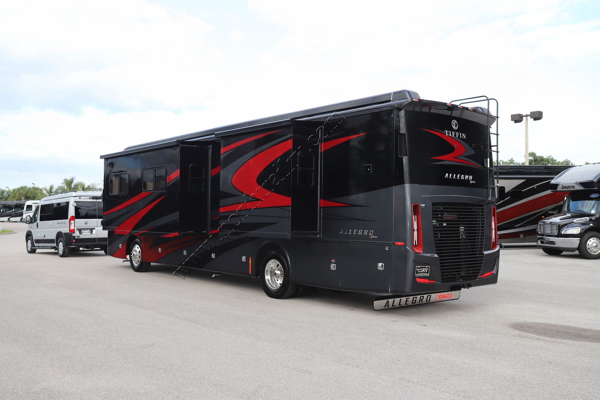 New 2022 Tiffin Motor Homes Allegro Red 38KA Class A  For Sale