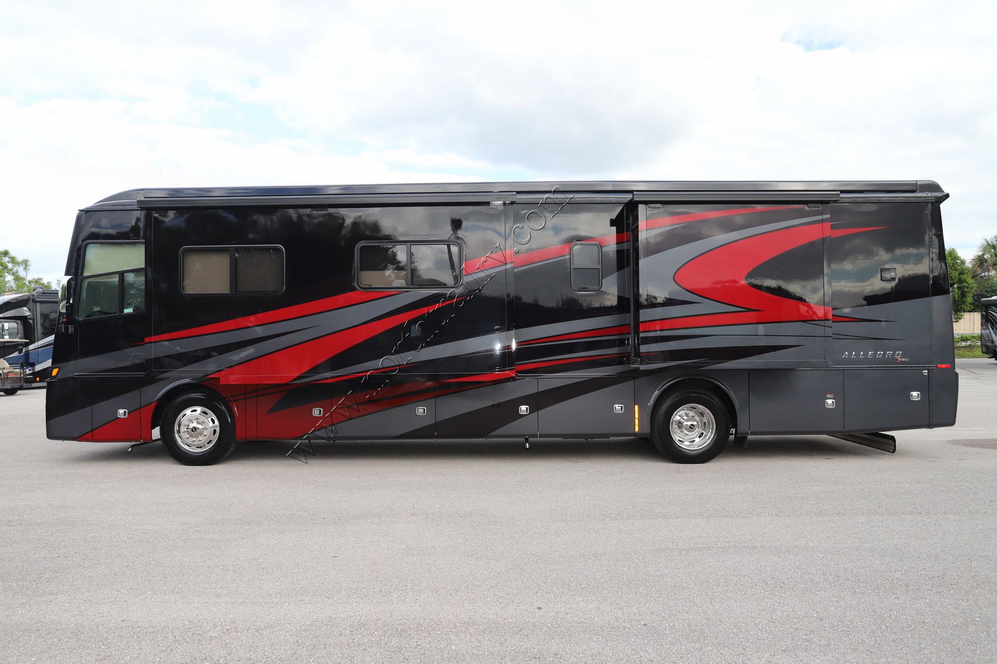 New 2022 Tiffin Motor Homes Allegro Red 38KA Class A  For Sale