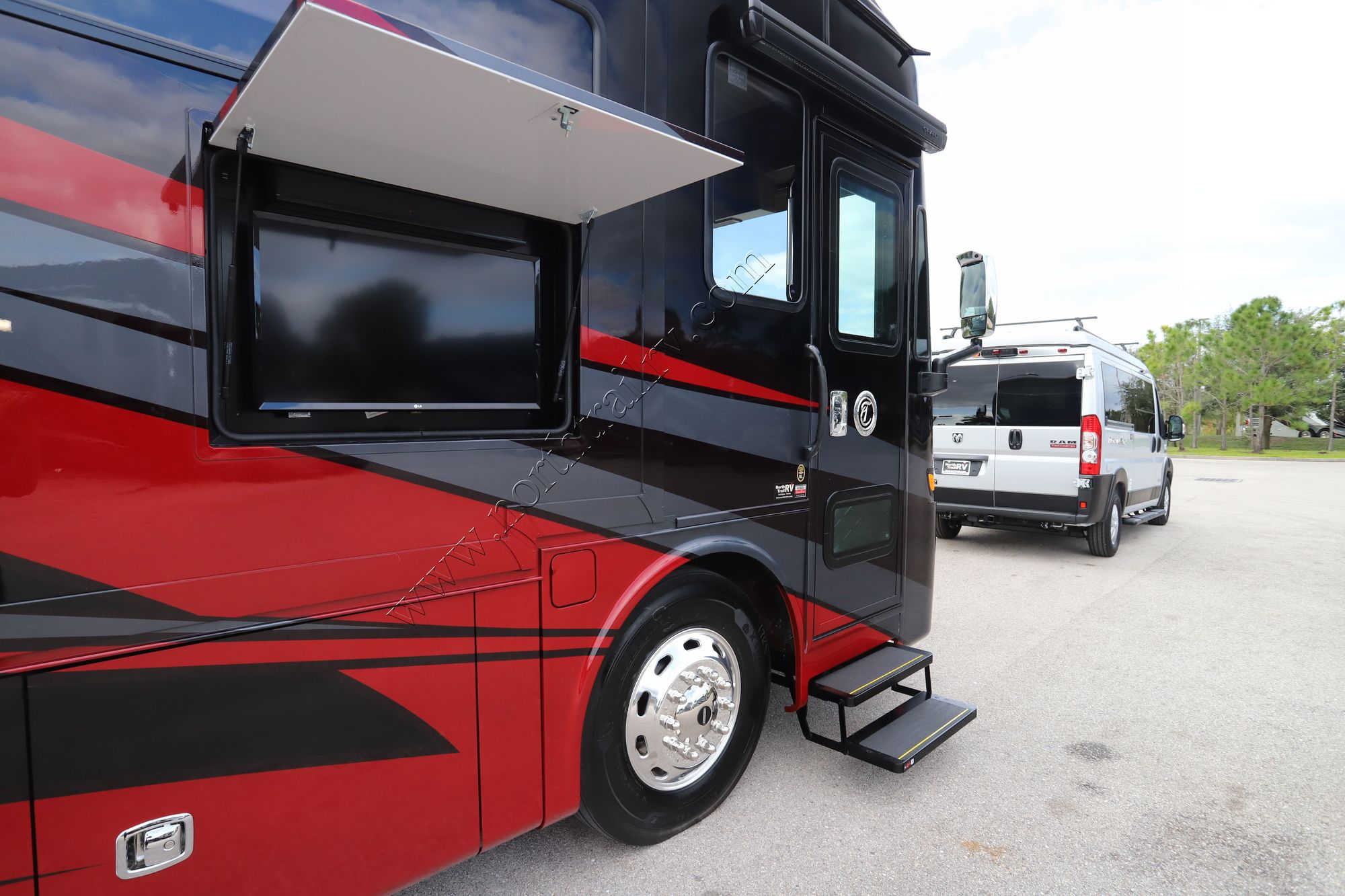 New 2022 Tiffin Motor Homes Allegro Red 38KA Class A  For Sale
