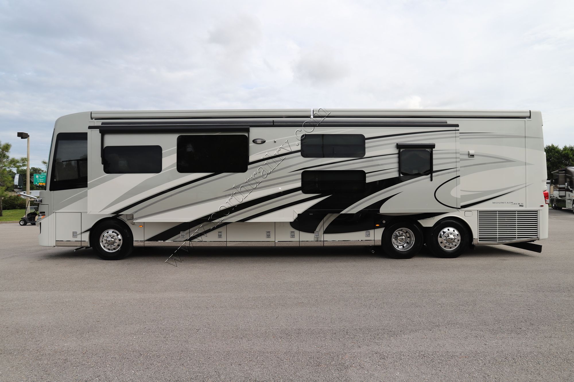 New 2022 Newmar Mountain Aire 4535 Class A  For Sale