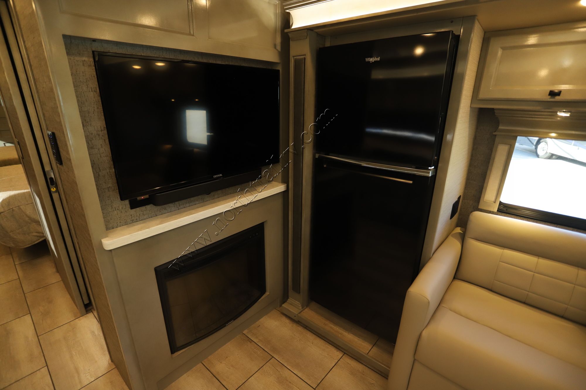 Used 2021 Tiffin Motor Homes Breeze 31BR Class A  For Sale