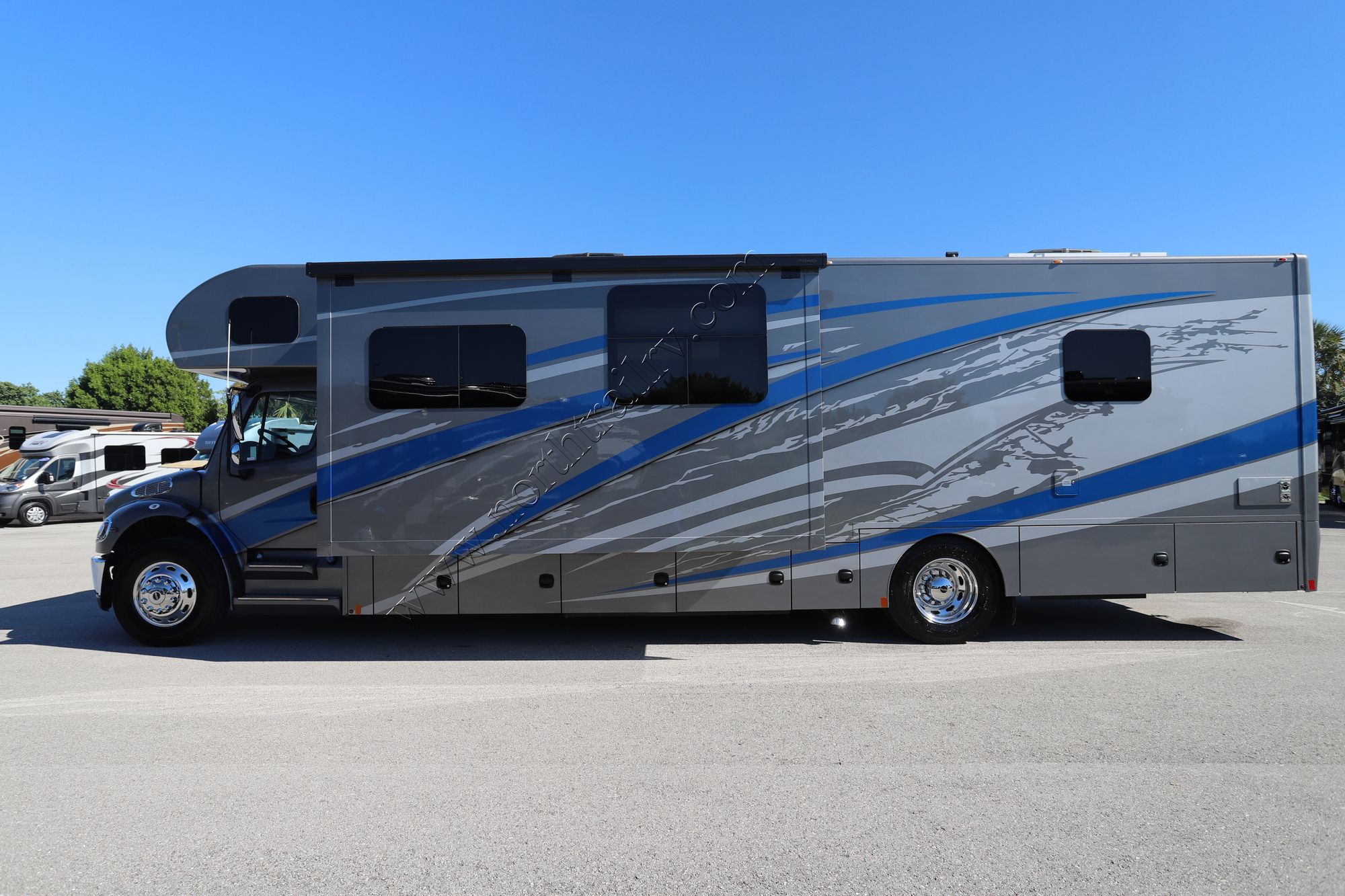 New 2022 Renegade Rv Valencia 38RW Super C  For Sale