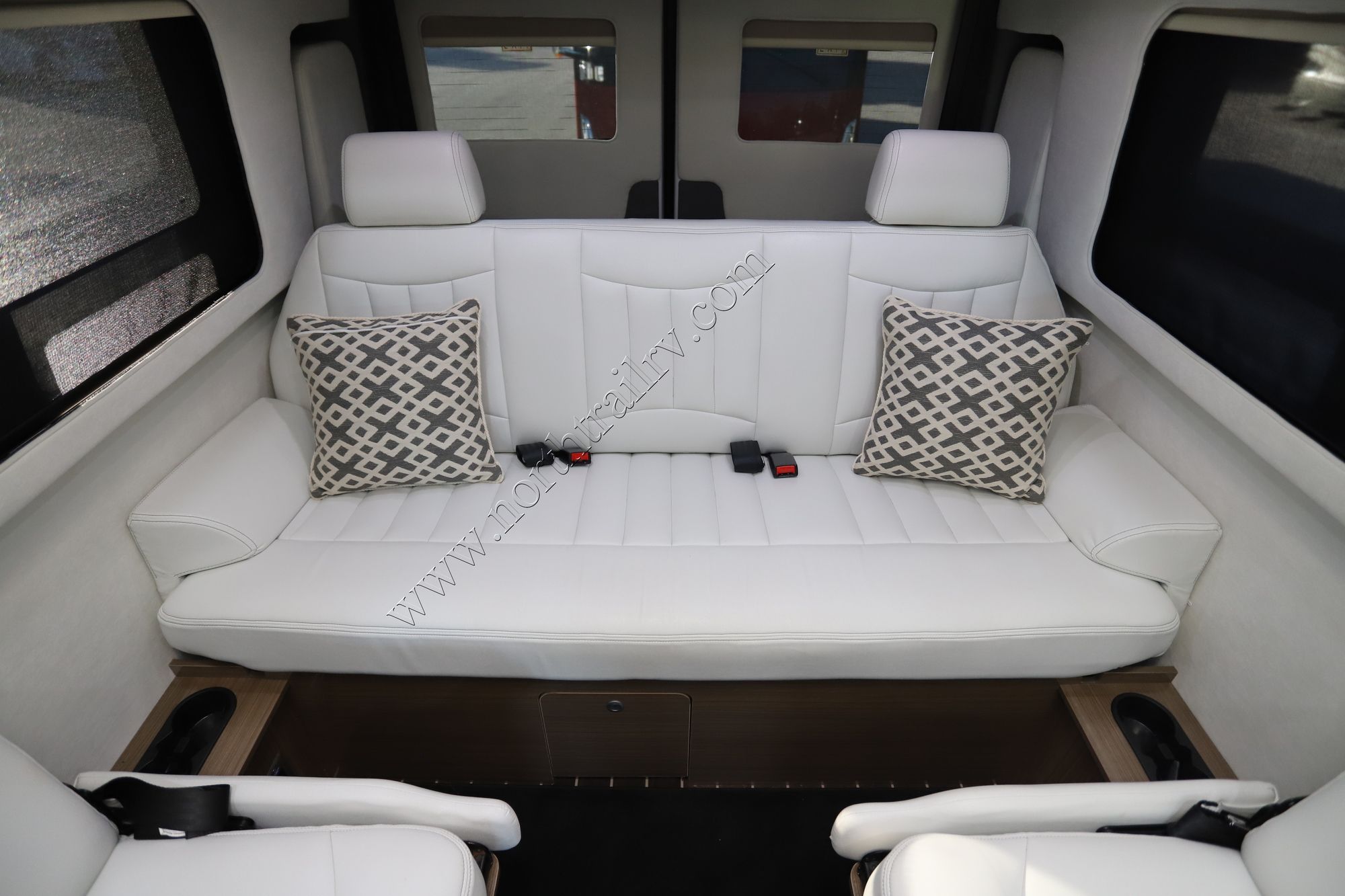 Used 2018 Airstream Interstate LOUNGE EXT 4X4 Class B  For Sale