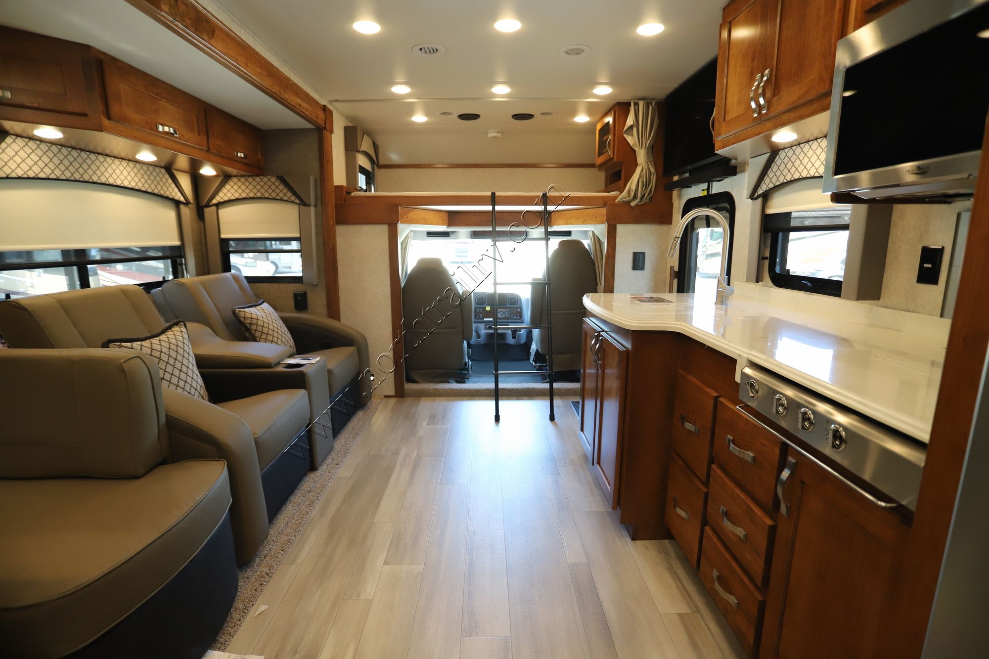 New 2022 Renegade Rv Valencia 38RW Super C  For Sale