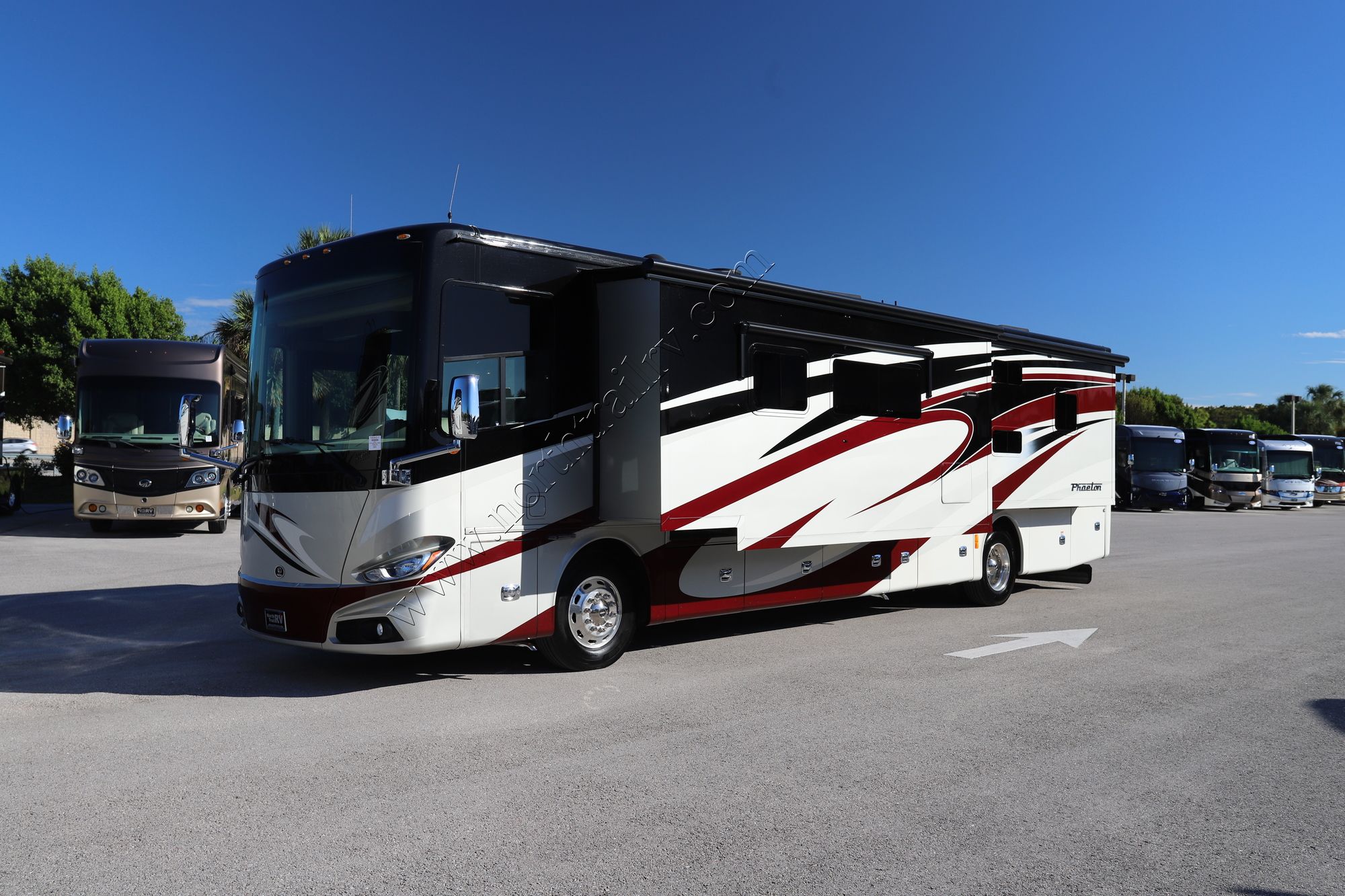 Used 2018 Tiffin Motor Homes Phaeton 40QKH Class A  For Sale