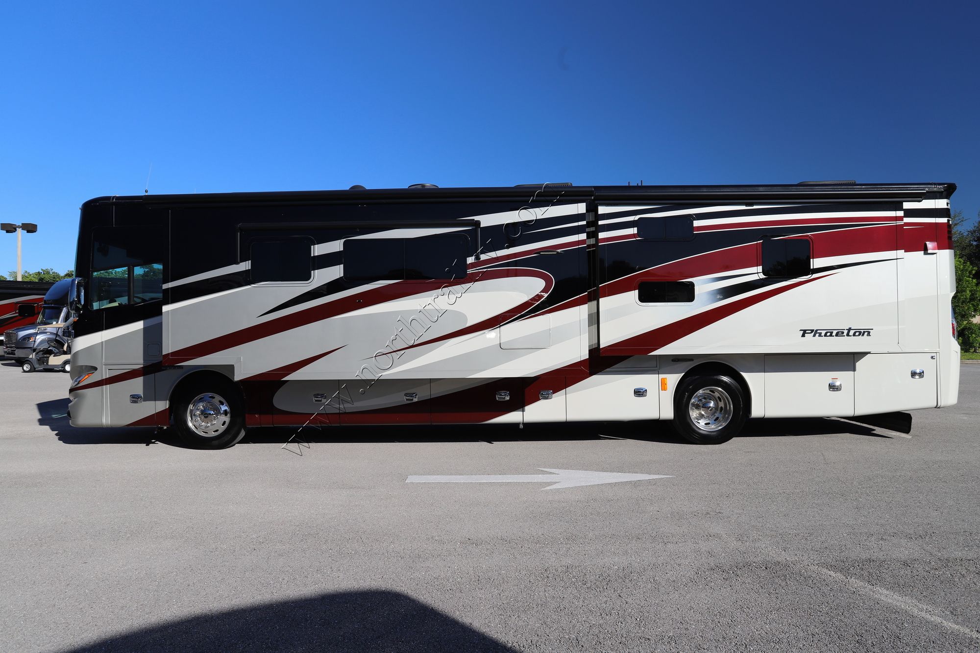 Used 2018 Tiffin Motor Homes Phaeton 40QKH Class A  For Sale