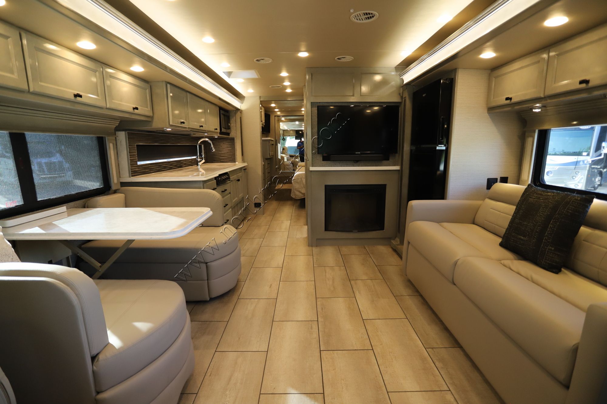 Used 2021 Tiffin Motor Homes Breeze 31BR Class A  For Sale