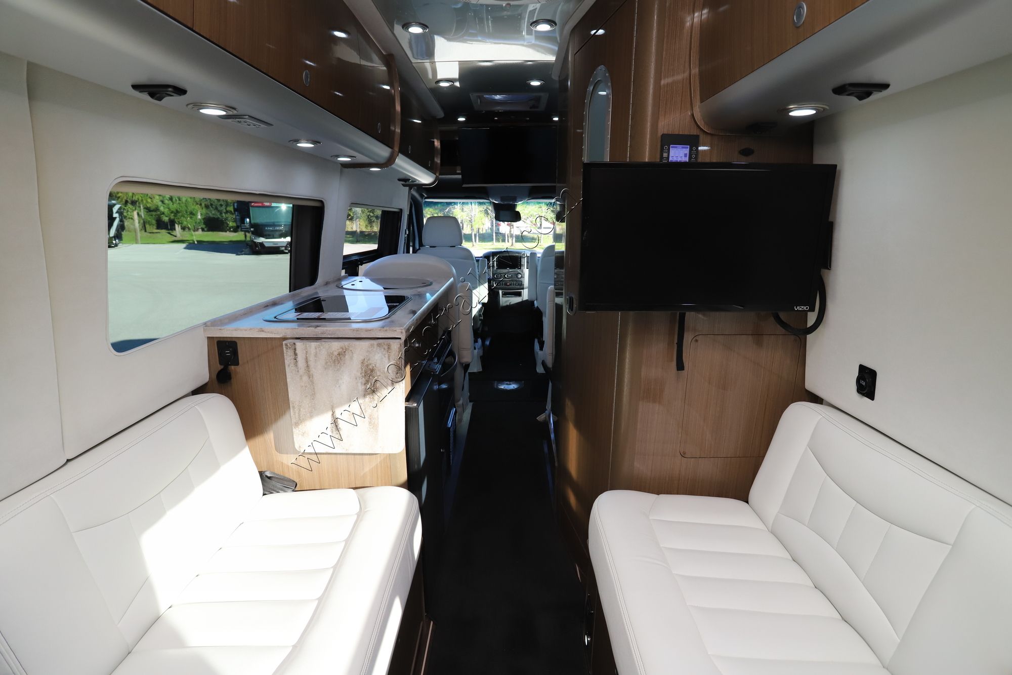 Used 2018 Airstream Interstate LOUNGE EXT 4X4 Class B  For Sale