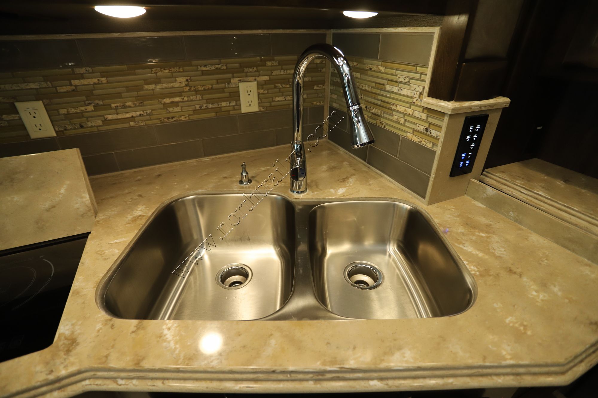 Used 2018 Tiffin Motor Homes Phaeton 40QKH Class A  For Sale