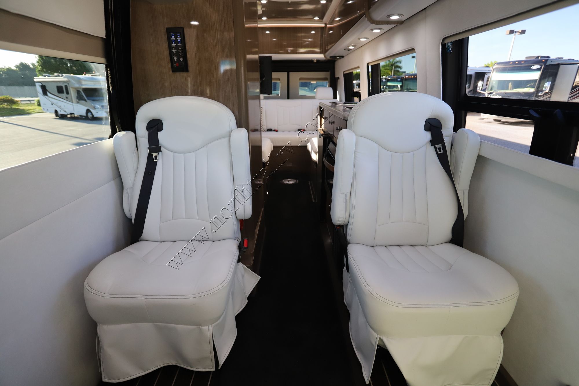 Used 2018 Airstream Interstate LOUNGE EXT 4X4 Class B  For Sale