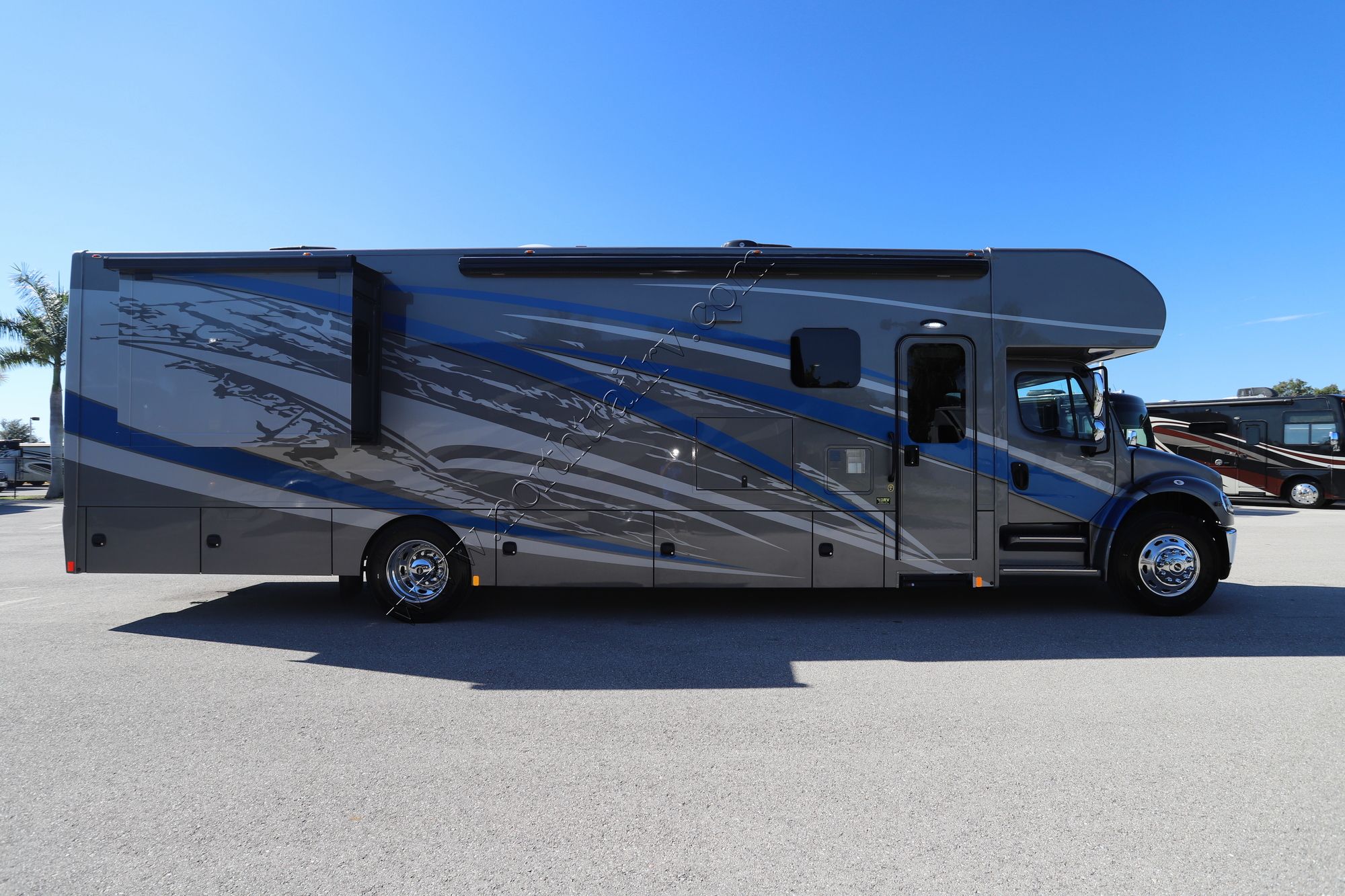 New 2022 Renegade Rv Valencia 38RW Super C  For Sale