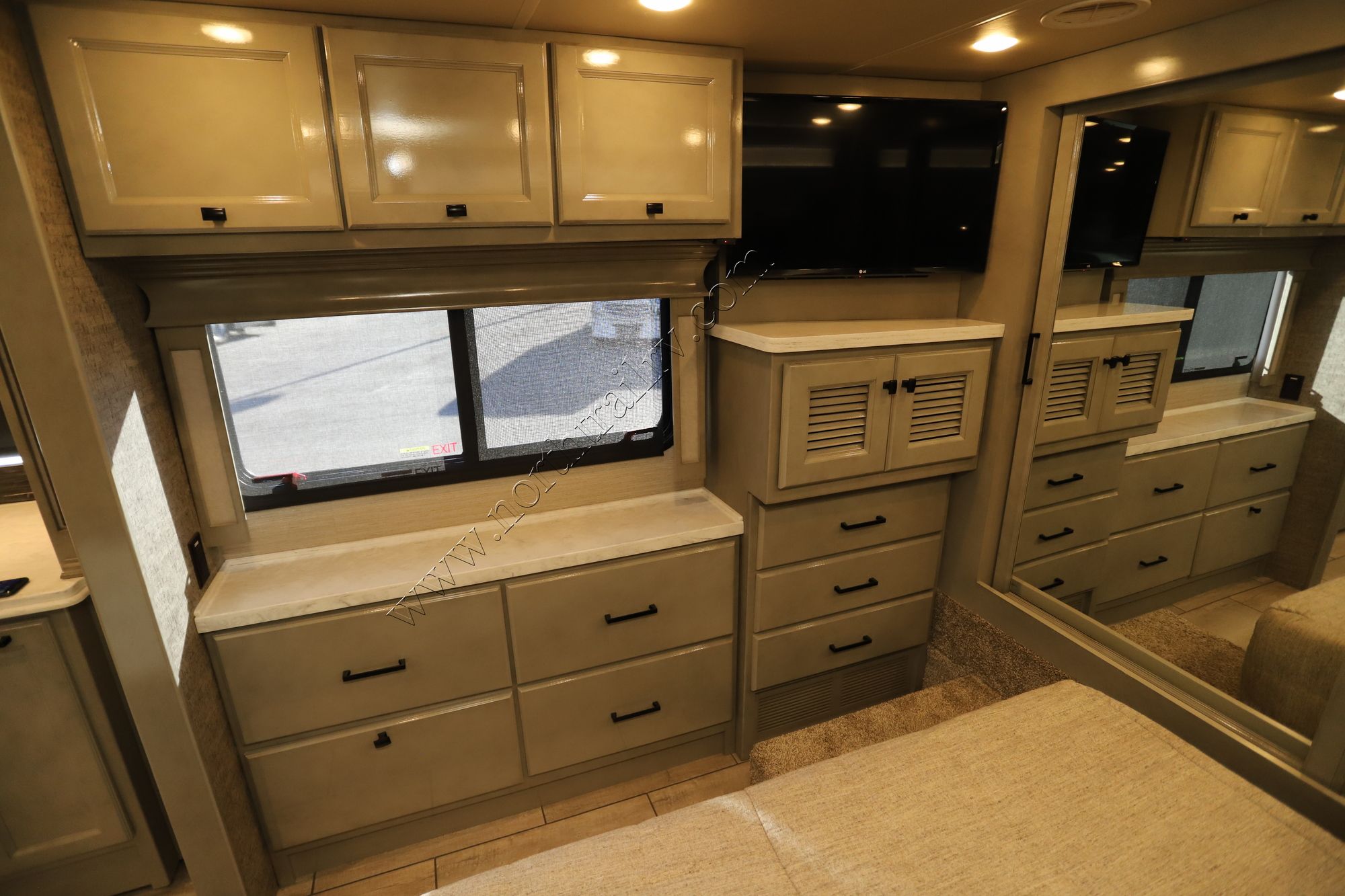 Used 2021 Tiffin Motor Homes Breeze 31BR Class A  For Sale