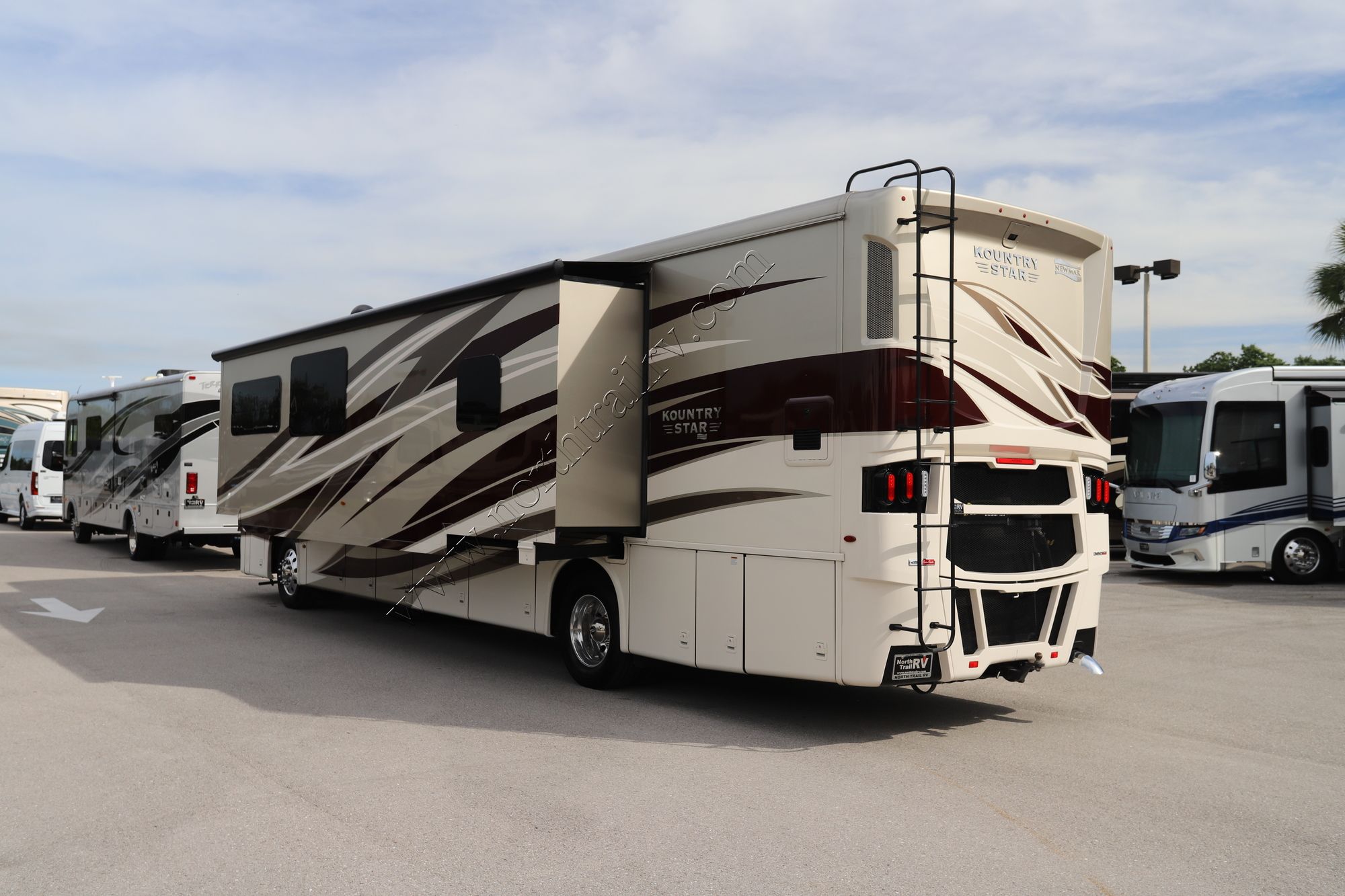 Used 2021 Newmar Kountry Star 4037 Class A  For Sale