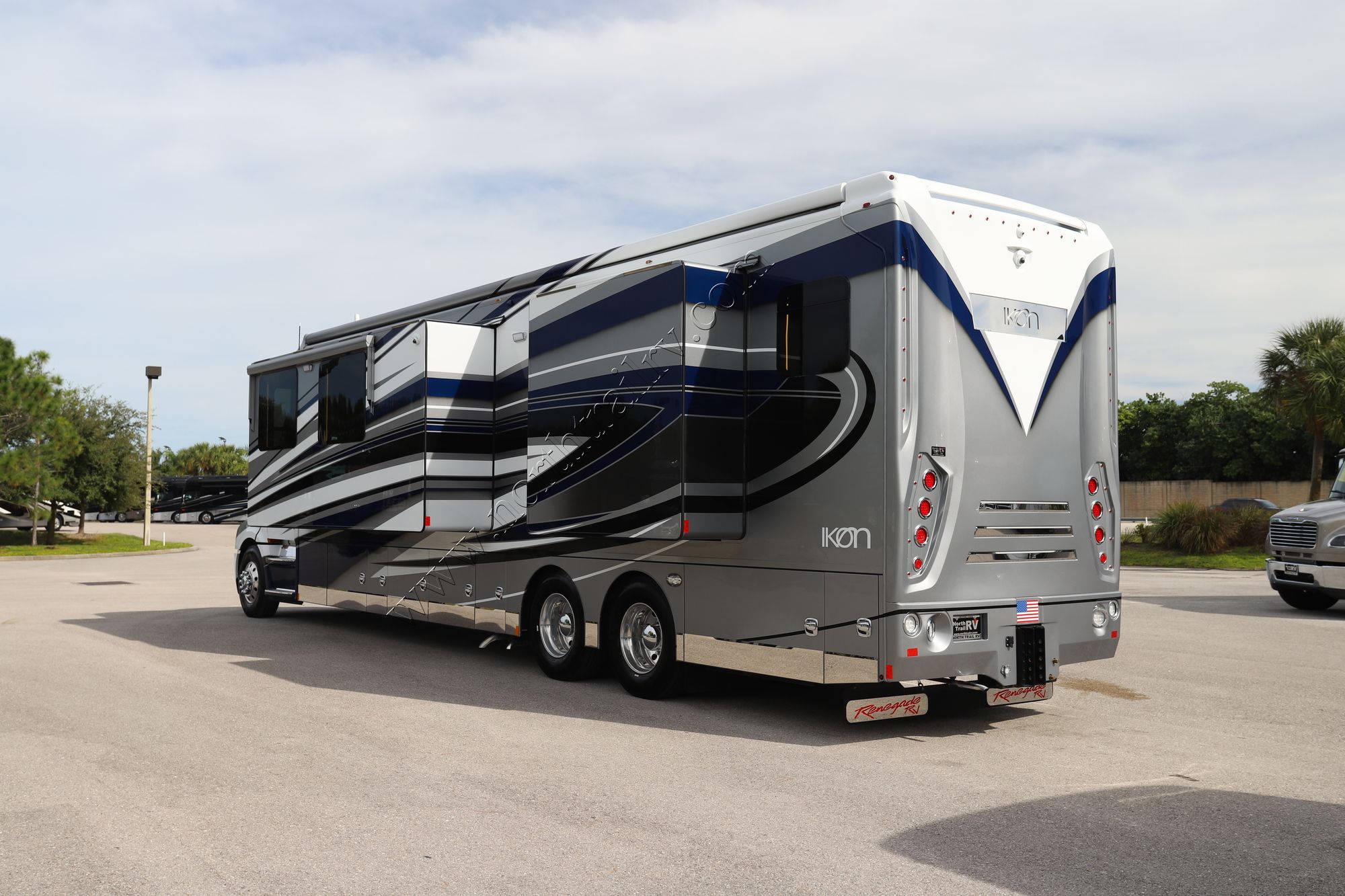 Used 2021 Renegade Rv Ikon i4534RX Super C  For Sale