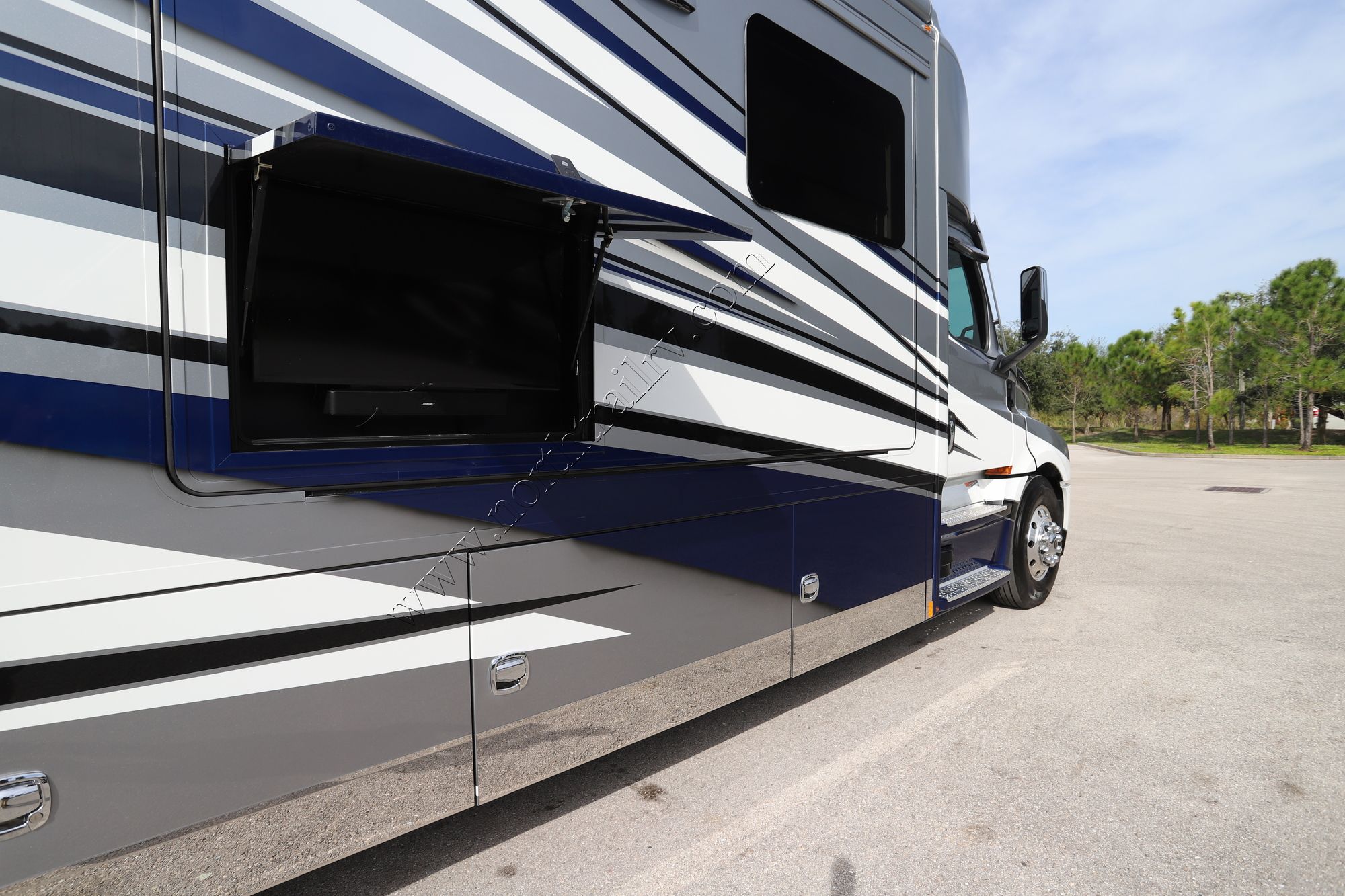 Used 2021 Renegade Rv Ikon i4534RX Super C  For Sale