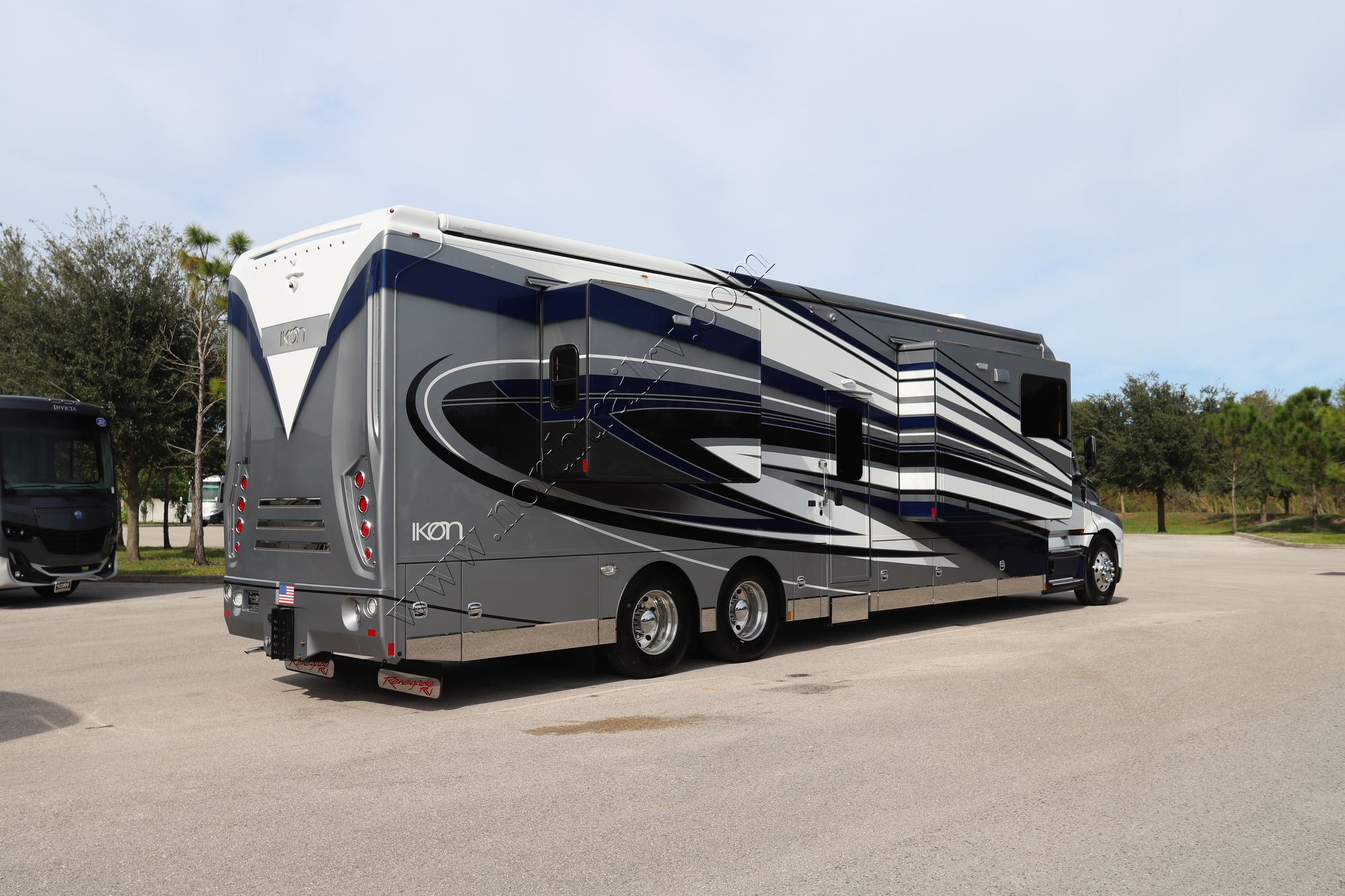 Used 2021 Renegade Rv Ikon i4534RX Super C  For Sale